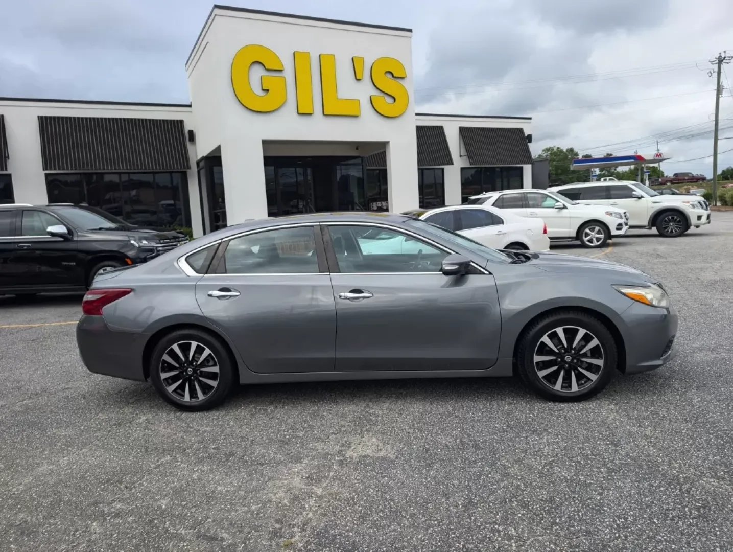 2018 /Charcoal Nissan Altima 2.5 SL (1N4AL3AP7JC) with an Other engine, located at 3959 U.S. 80 W, Phenix City, AL, 36870, (334) 297-4885, 32.469296, -85.135185 - Are you ready to elevate your daily drives? Meet the 2018 Nissan Altima 2.5 SL, the perfect blend of style, comfort, and practicality for those who crave a reliable sedan that adapts to their busy lifestyle. Whether you're commuting to work, running errands in Phenix City, or planning a road trip wi - Photo#3