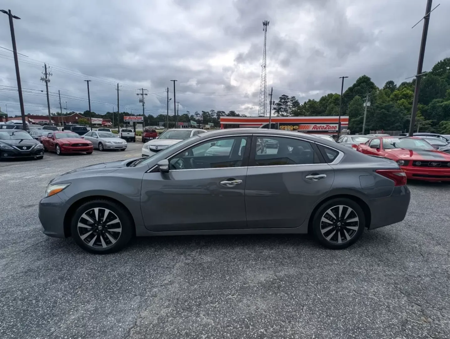 2018 /Charcoal Nissan Altima 2.5 SL (1N4AL3AP7JC) with an Other engine, located at 3959 U.S. 80 W, Phenix City, AL, 36870, (334) 297-4885, 32.469296, -85.135185 - Are you ready to elevate your daily drives? Meet the 2018 Nissan Altima 2.5 SL, the perfect blend of style, comfort, and practicality for those who crave a reliable sedan that adapts to their busy lifestyle. Whether you're commuting to work, running errands in Phenix City, or planning a road trip wi - Photo#7