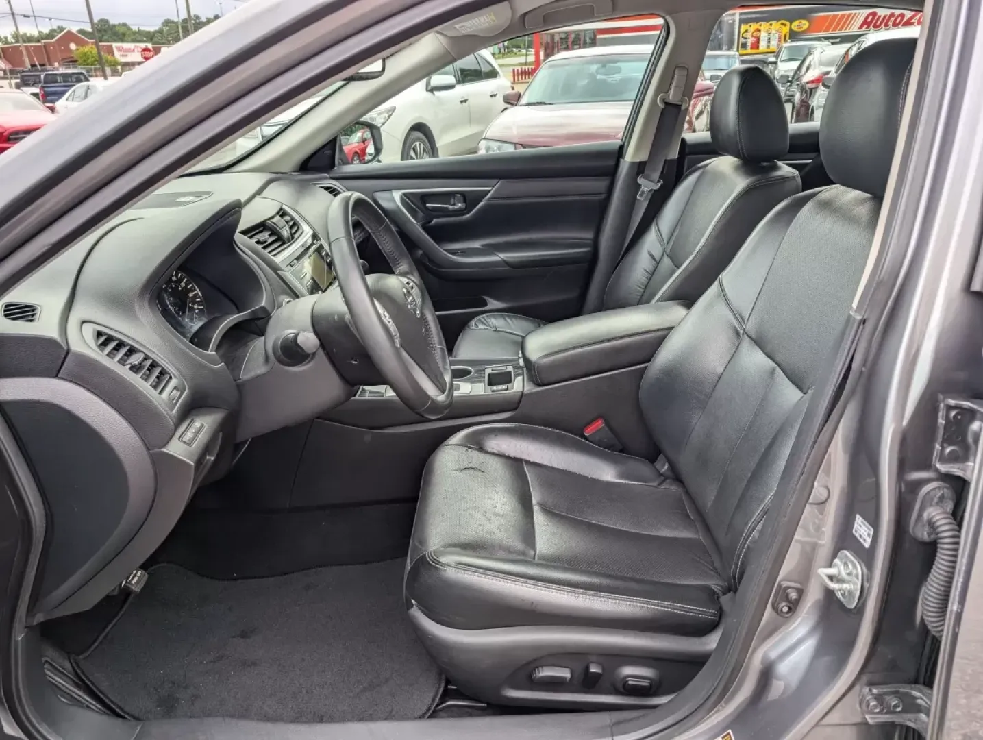 2018 /Charcoal Nissan Altima 2.5 SL (1N4AL3AP7JC) with an Other engine, located at 3959 U.S. 80 W, Phenix City, AL, 36870, (334) 297-4885, 32.469296, -85.135185 - Are you ready to elevate your daily drives? Meet the 2018 Nissan Altima 2.5 SL, the perfect blend of style, comfort, and practicality for those who crave a reliable sedan that adapts to their busy lifestyle. Whether you're commuting to work, running errands in Phenix City, or planning a road trip wi - Photo#9