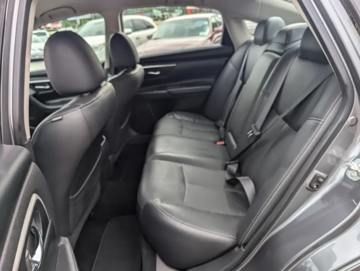 2018 /Charcoal Nissan Altima 2.5 SL (1N4AL3AP7JC) with an Other engine, located at 3959 U.S. 80 W, Phenix City, AL, 36870, (334) 297-4885, 32.469296, -85.135185 - Are you ready to elevate your daily drives? Meet the 2018 Nissan Altima 2.5 SL, the perfect blend of style, comfort, and practicality for those who crave a reliable sedan that adapts to their busy lifestyle. Whether you're commuting to work, running errands in Phenix City, or planning a road trip wi - Photo#10