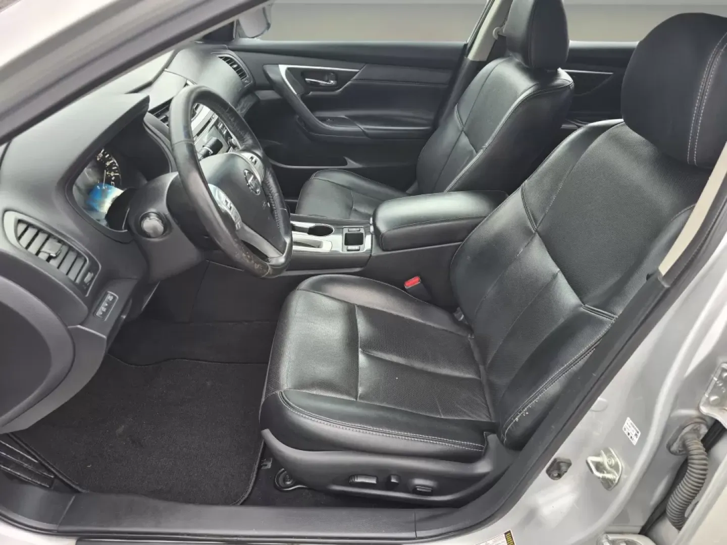 2018 /Charcoal Nissan Altima 2.5 SL (1N4AL3AP4JC) with an Other engine, located at 1430 Gateway Drive, Opelika, AL, 36801, (334) 239-0944, 32.637871, -85.409790 - ### Discover the 2018 Nissan Altima 2.5 SL Your Perfect Commuter Companion!<br /> <br /> Are you searching for a reliable vehicle that seamlessly fits into your busy lifestyle? Look no further than this stunning 2018 Nissan Altima 2.5 SL, now available at Gils Auto in Phenix City, AL! This sedan is - Photo#11