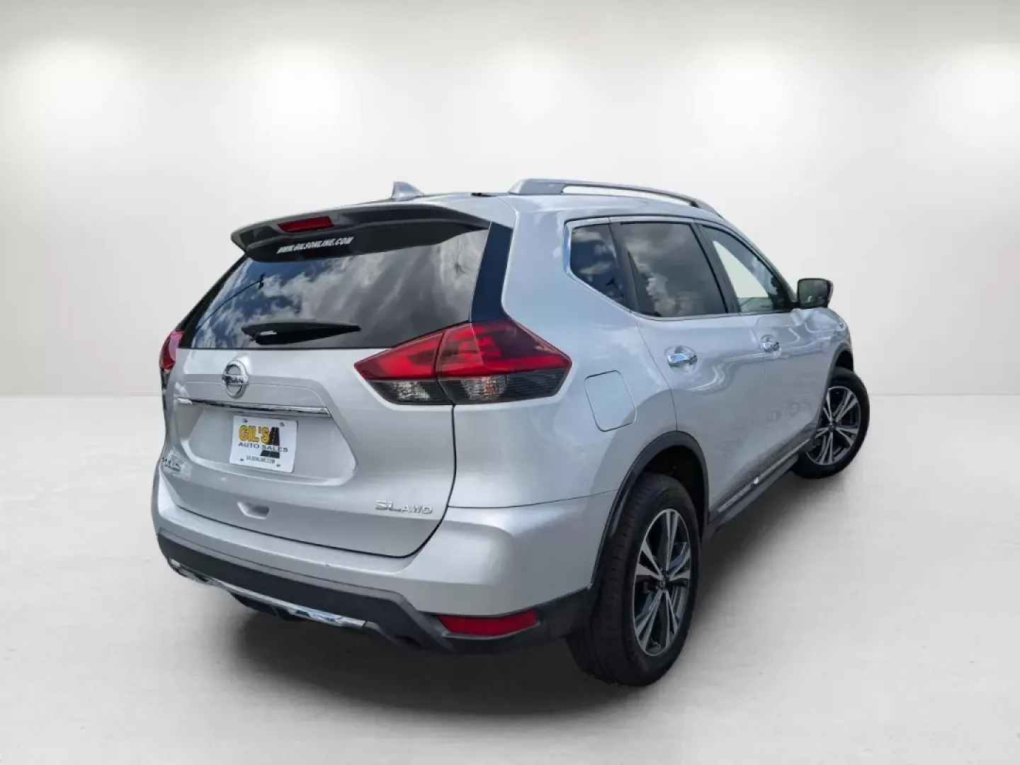 2018 /Charcoal Nissan Rogue SL (5N1AT2MV9JC) with an Other engine, located at 5115 14th Ave., Columbus, GA, 31904, (706) 323-0345, 32.511494, -84.971046 - **Unleash Your Adventurous Spirit with the 2018 Nissan Rogue SL at Gils Auto - Phenix City!**<br /> <br /> Are you ready to take your lifestyle to the next level? Whether you're planning a family road trip, commuting to work, or seeking thrilling weekend adventures, the 2018 Nissan Rogue SL is desig - Photo#4