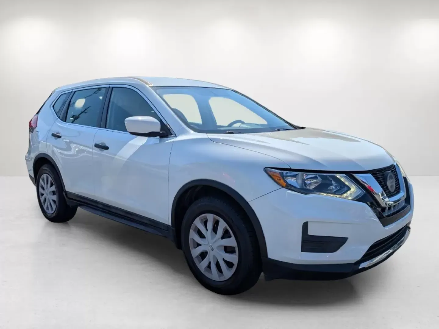 2018 /Charcoal Nissan Rogue S (5N1AT2MT1JC) with an Other engine, located at 1430 Gateway Drive, Opelika, AL, 36801, (334) 239-0944, 32.637871, -85.409790 - **Adventure Awaits with this 2018 Nissan Rogue at Gils Auto!**<br /> <br /> Are you ready to elevate your lifestyle and embark on unforgettable journeys? Whether you're planning family outings, weekend getaways, or commuting to work, the 2018 Nissan Rogue is the perfect companion. With its spacious - Photo#2