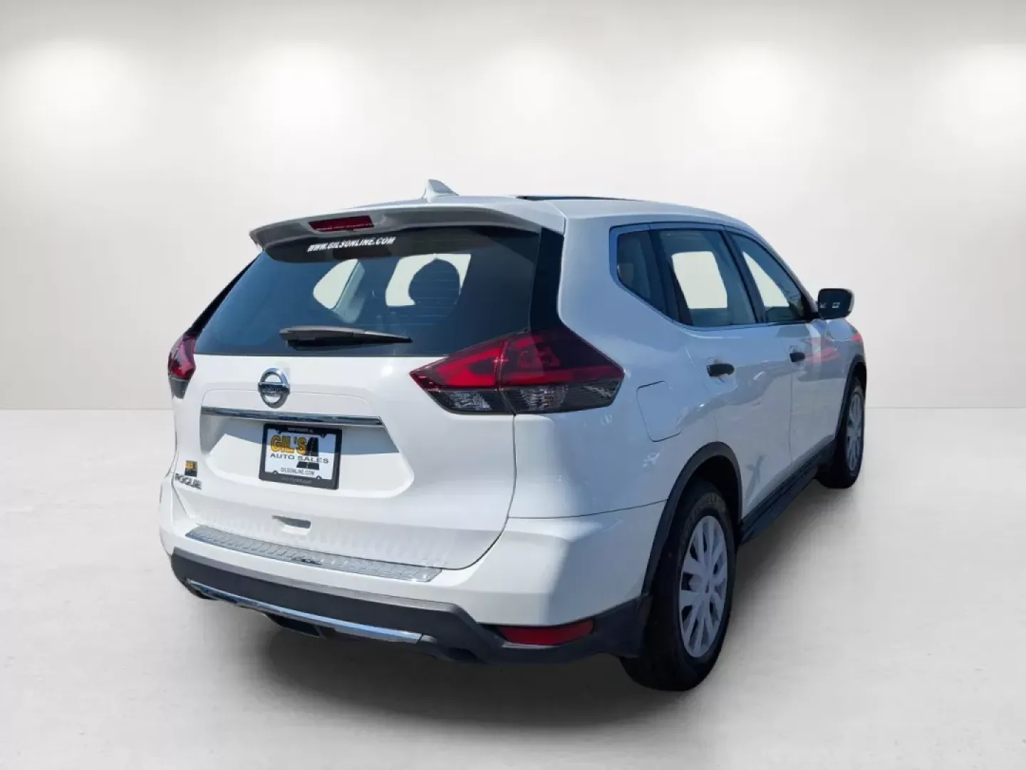 2018 /Charcoal Nissan Rogue S (5N1AT2MT1JC) with an Other engine, located at 1430 Gateway Drive, Opelika, AL, 36801, (334) 239-0944, 32.637871, -85.409790 - **Adventure Awaits with this 2018 Nissan Rogue at Gils Auto!**<br /> <br /> Are you ready to elevate your lifestyle and embark on unforgettable journeys? Whether you're planning family outings, weekend getaways, or commuting to work, the 2018 Nissan Rogue is the perfect companion. With its spacious - Photo#4