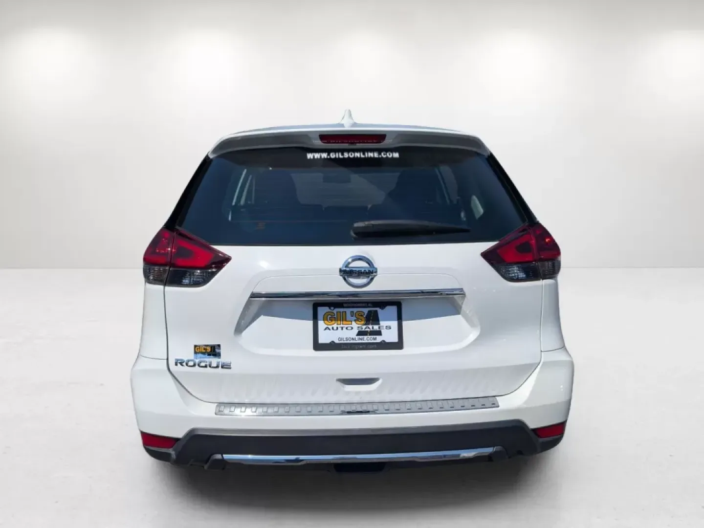 2018 /Charcoal Nissan Rogue S (5N1AT2MT1JC) with an Other engine, located at 1430 Gateway Drive, Opelika, AL, 36801, (334) 239-0944, 32.637871, -85.409790 - **Adventure Awaits with this 2018 Nissan Rogue at Gils Auto!**<br /> <br /> Are you ready to elevate your lifestyle and embark on unforgettable journeys? Whether you're planning family outings, weekend getaways, or commuting to work, the 2018 Nissan Rogue is the perfect companion. With its spacious - Photo#5