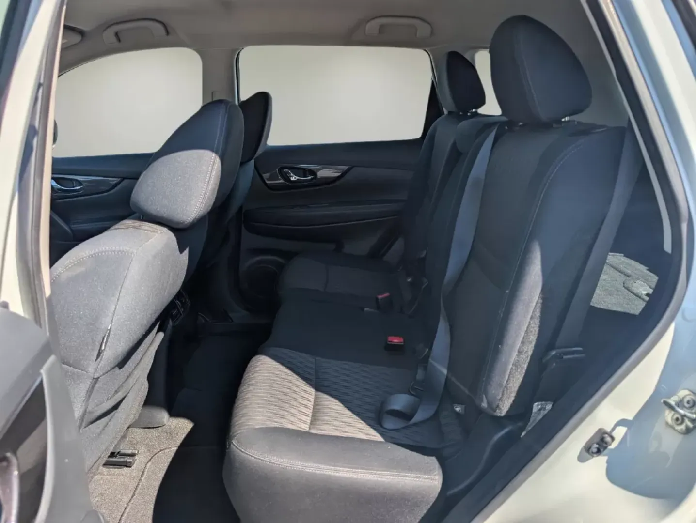 2018 /Charcoal Nissan Rogue S (5N1AT2MT1JC) with an Other engine, located at 1430 Gateway Drive, Opelika, AL, 36801, (334) 239-0944, 32.637871, -85.409790 - **Adventure Awaits with this 2018 Nissan Rogue at Gils Auto!**<br /> <br /> Are you ready to elevate your lifestyle and embark on unforgettable journeys? Whether you're planning family outings, weekend getaways, or commuting to work, the 2018 Nissan Rogue is the perfect companion. With its spacious - Photo#10