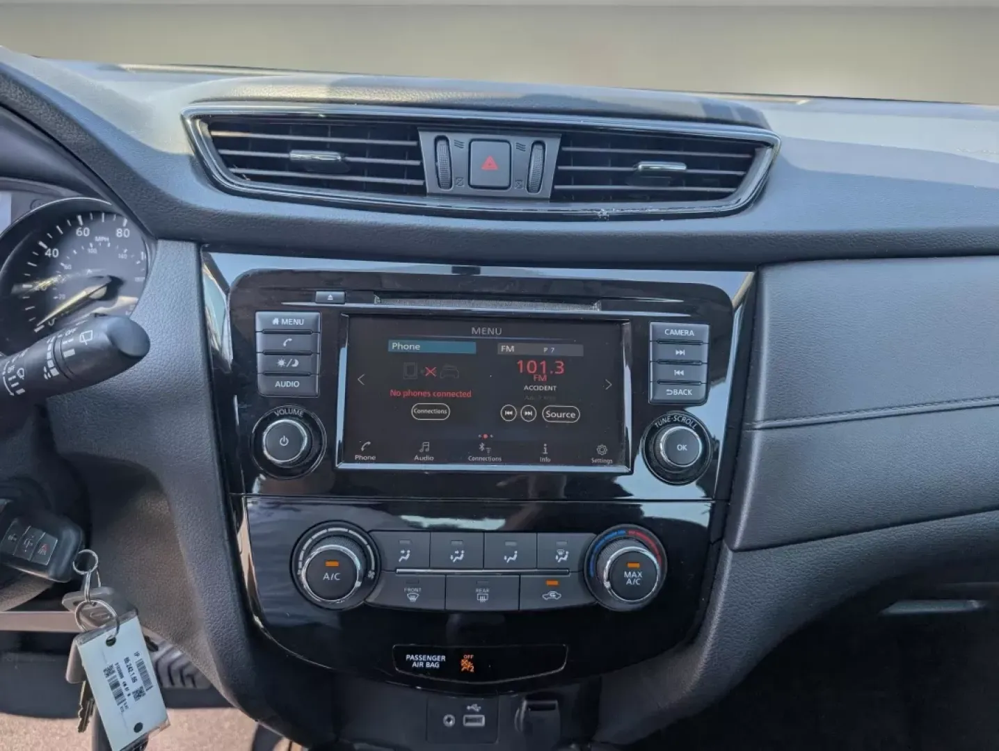 2018 /Charcoal Nissan Rogue S (5N1AT2MT1JC) with an Other engine, located at 1430 Gateway Drive, Opelika, AL, 36801, (334) 239-0944, 32.637871, -85.409790 - **Adventure Awaits with this 2018 Nissan Rogue at Gils Auto!**<br /> <br /> Are you ready to elevate your lifestyle and embark on unforgettable journeys? Whether you're planning family outings, weekend getaways, or commuting to work, the 2018 Nissan Rogue is the perfect companion. With its spacious - Photo#16