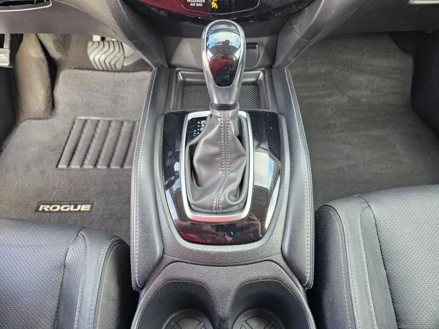 2018 /Charcoal Nissan Rogue SL (JN8AT2MTXJW) with an Other engine, located at 804 22nd Ave, Phenix City, AL, 36870, (334) 297-1860, 32.484749, -85.024475 - Elevate your daily driving experience with the stunning 2018 Nissan Rogue SL, a versatile SUV designed for those who prioritize both style and functionality. Whether you're a growing family seeking ample space, a commuter craving comfort during long drives, or an adventurer looking for reliability o - Photo#12