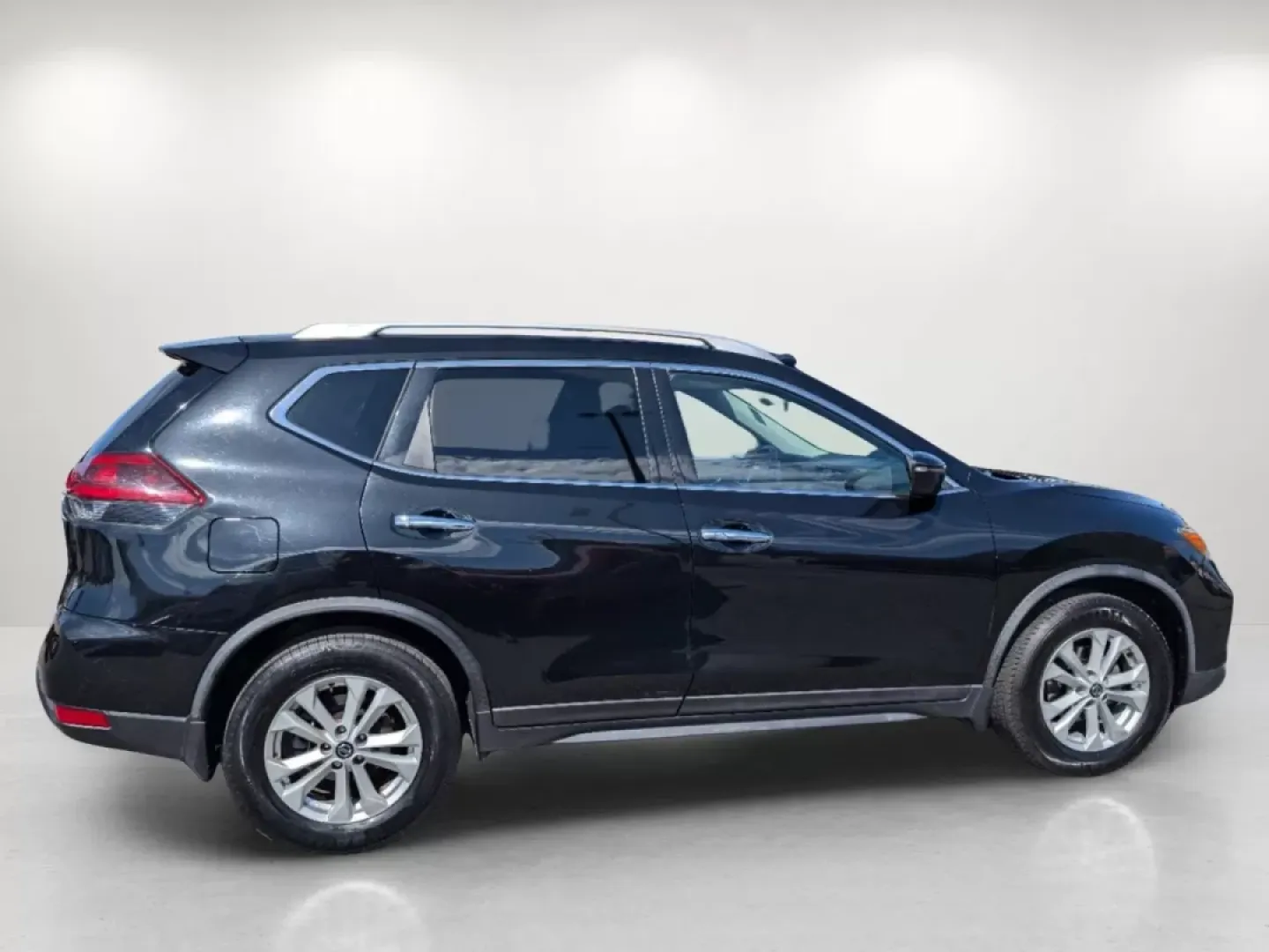 2018 /Charcoal Nissan Rogue S (JN8AT2MT8JW) with an Other engine, located at 1430 Gateway Drive, Opelika, AL, 36801, (334) 239-0944, 32.637871, -85.409790 - **Adventure Awaits with the 2018 Nissan Rogue at Gils Auto Your Buy Here Pay Here Dealership in Phenix City, AL!**<br /> <br /> Are you ready for your next adventure? Whether it's a daily commute, a family road trip, or weekend getaways to nearby attractions like Lake Harding and the Chattahoochee - Photo#3