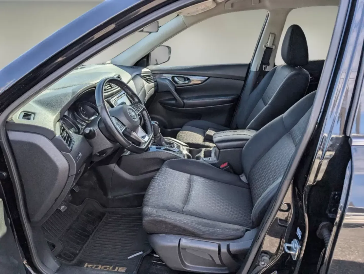 2018 /Charcoal Nissan Rogue S (JN8AT2MT8JW) with an Other engine, located at 1430 Gateway Drive, Opelika, AL, 36801, (334) 239-0944, 32.637871, -85.409790 - **Adventure Awaits with the 2018 Nissan Rogue at Gils Auto Your Buy Here Pay Here Dealership in Phenix City, AL!**<br /> <br /> Are you ready for your next adventure? Whether it's a daily commute, a family road trip, or weekend getaways to nearby attractions like Lake Harding and the Chattahoochee - Photo#9