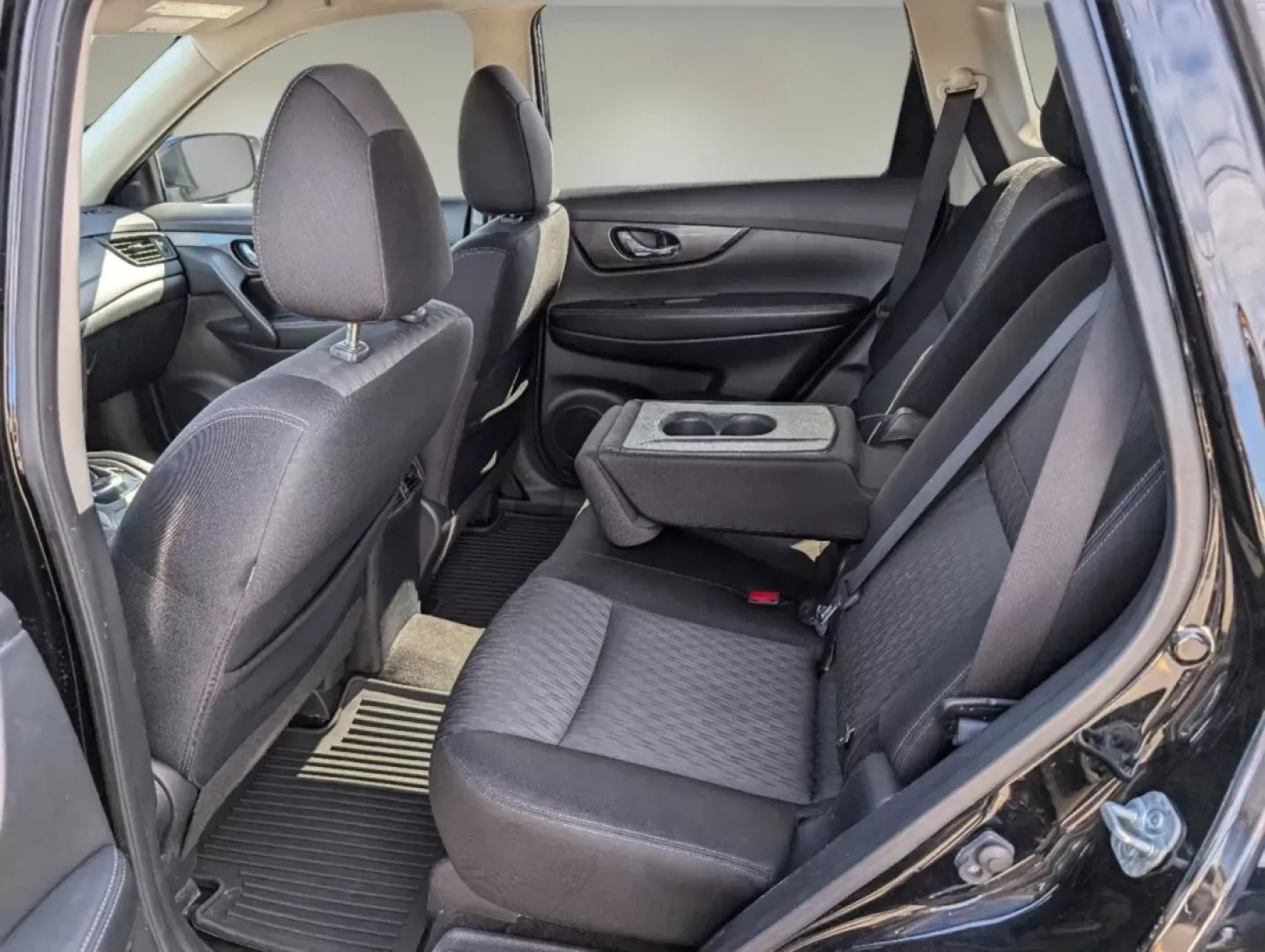 2018 /Charcoal Nissan Rogue S (JN8AT2MT8JW) with an Other engine, located at 1430 Gateway Drive, Opelika, AL, 36801, (334) 239-0944, 32.637871, -85.409790 - **Adventure Awaits with the 2018 Nissan Rogue at Gils Auto Your Buy Here Pay Here Dealership in Phenix City, AL!**<br /> <br /> Are you ready for your next adventure? Whether it's a daily commute, a family road trip, or weekend getaways to nearby attractions like Lake Harding and the Chattahoochee - Photo#10