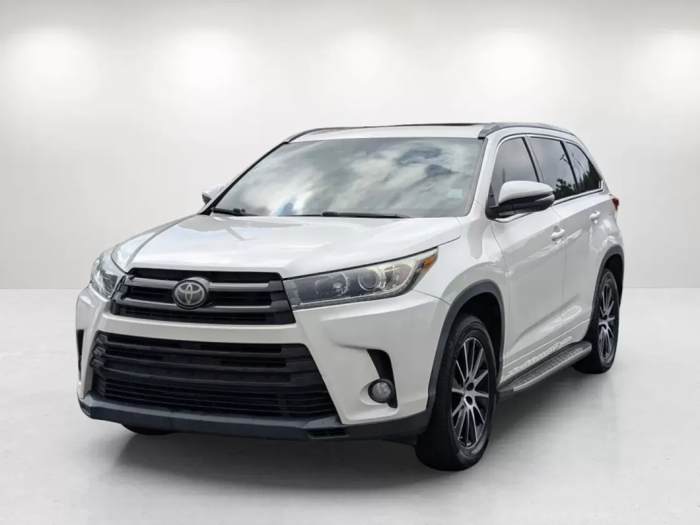 2018 Toyota Highlander (5TDKZRFH0JS) with an Other engine, located at 1430 Gateway Drive, Opelika, AL, 36801, (334) 239-0944, 32.637871, -85.409790 - **Experience Unmatched Versatility with the 2018 Toyota Highlander at Gils Auto - Your Buy Here Pay Here Dealership in Phenix City, AL!**<br /> <br /> Are you ready to elevate your family adventures, daily commutes, or weekend getaways? Meet the 2018 Toyota Highlander, the perfect blend of comfort, - Photo#1