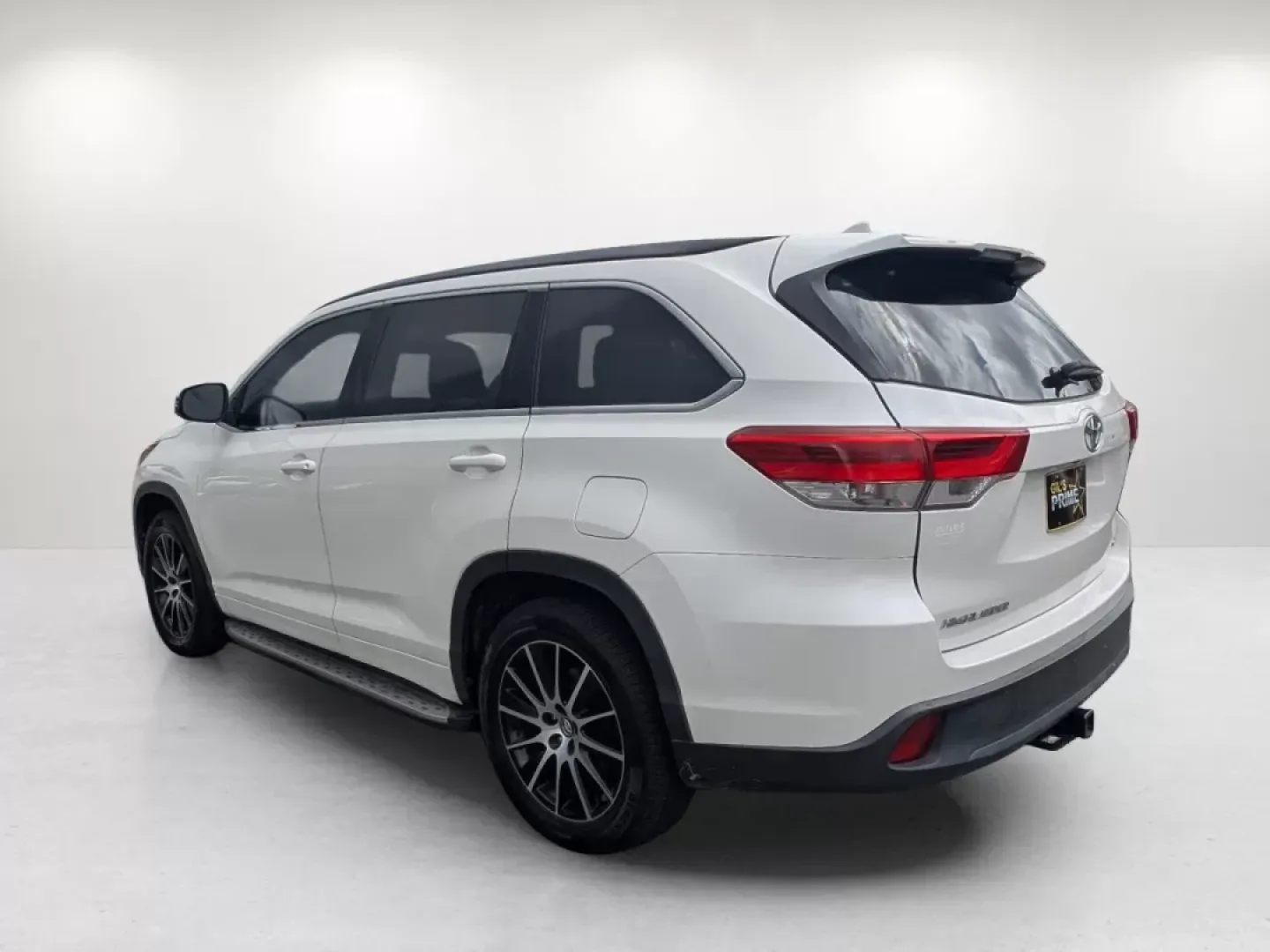 2018 Toyota Highlander (5TDKZRFH0JS) with an Other engine, located at 1430 Gateway Drive, Opelika, AL, 36801, (334) 239-0944, 32.637871, -85.409790 - **Experience Unmatched Versatility with the 2018 Toyota Highlander at Gils Auto - Your Buy Here Pay Here Dealership in Phenix City, AL!**<br /> <br /> Are you ready to elevate your family adventures, daily commutes, or weekend getaways? Meet the 2018 Toyota Highlander, the perfect blend of comfort, - Photo#7