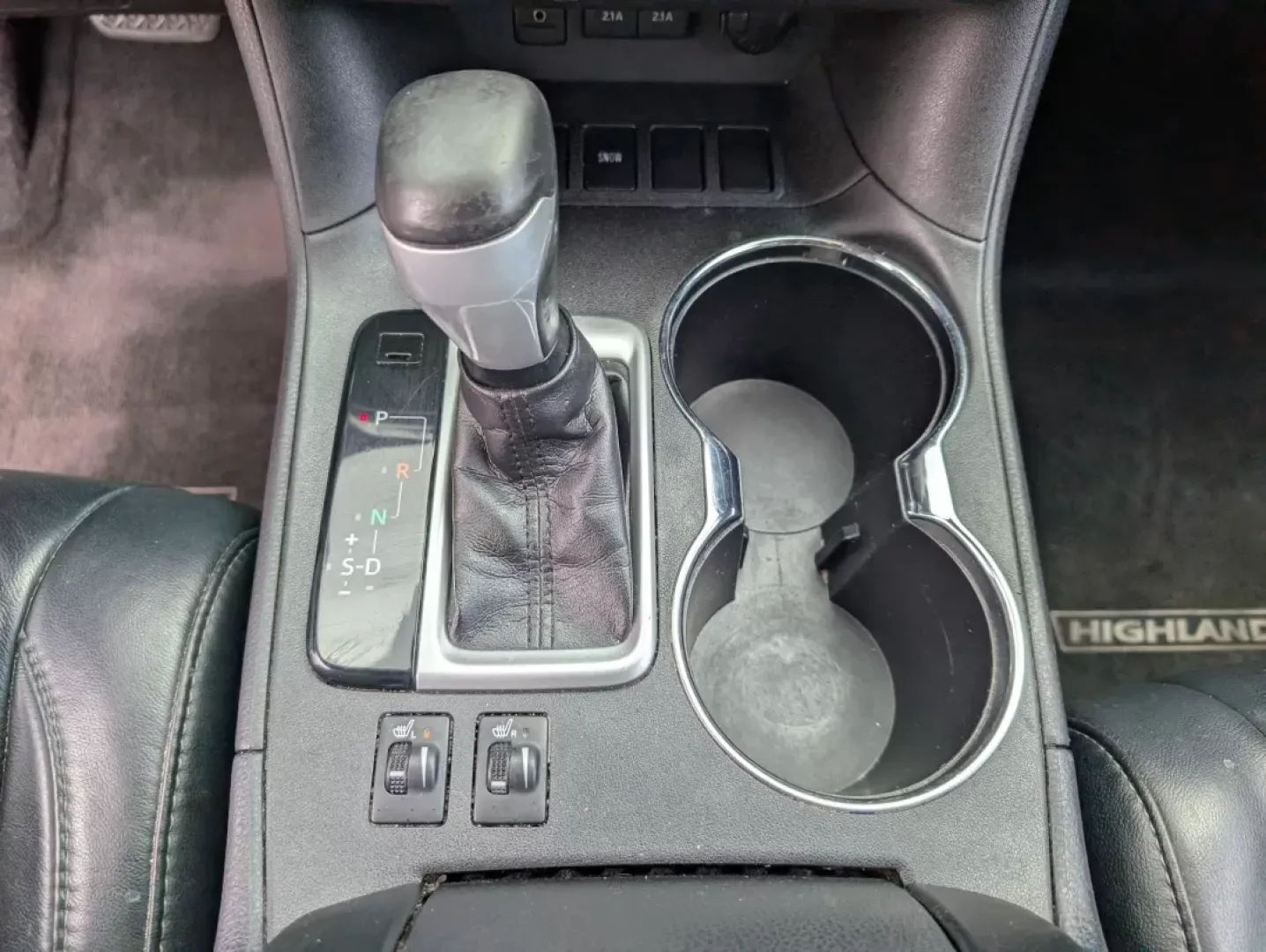 2018 Toyota Highlander (5TDKZRFH0JS) with an Other engine, located at 1430 Gateway Drive, Opelika, AL, 36801, (334) 239-0944, 32.637871, -85.409790 - **Experience Unmatched Versatility with the 2018 Toyota Highlander at Gils Auto - Your Buy Here Pay Here Dealership in Phenix City, AL!**<br /> <br /> Are you ready to elevate your family adventures, daily commutes, or weekend getaways? Meet the 2018 Toyota Highlander, the perfect blend of comfort, - Photo#14