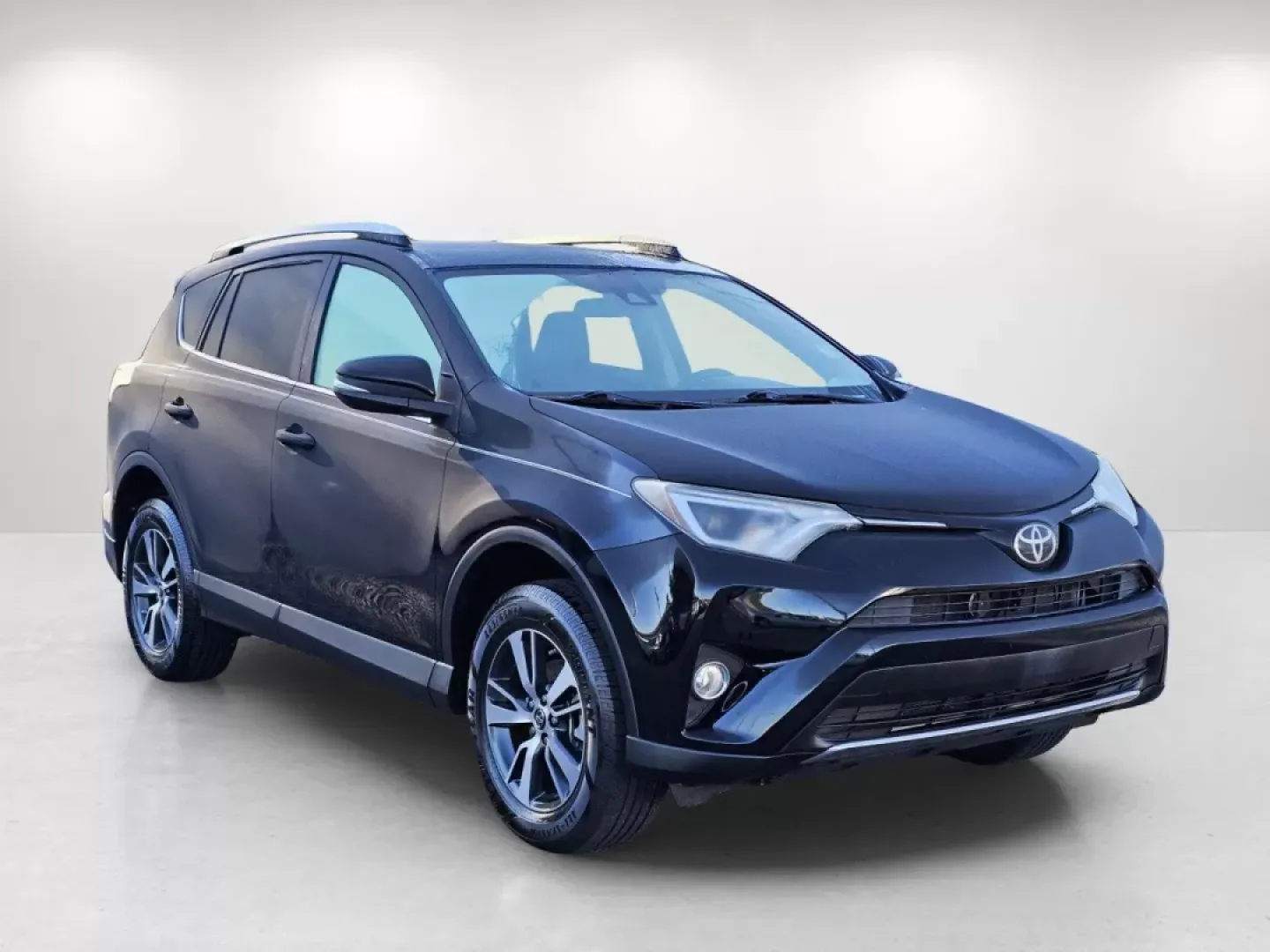 2018 Toyota RAV4 XLE (2T3RFREV3JW) with an Other engine, located at 3959 U.S. 80 W, Phenix City, AL, 36870, (334) 297-4885, 32.469296, -85.135185 - **Discover Adventure with the 2018 Toyota RAV4 Your Perfect SUV for Family Road Trips and Daily Commutes!**<br /> <br /> Are you ready to embrace freedom and adventure while ensuring safety and comfort for your family? Look no further than this stunning 2018 Toyota RAV4, available at Gils Auto in P - Photo#2