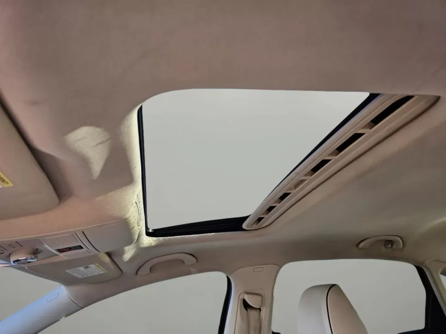 2018 Volkswagen Passat 2.0T SE (1VWBA7A36JC) with an Other engine, located at 3959 U.S. 80 W, Phenix City, AL, 36870, (334) 297-4885, 32.469296, -85.135185 - Looking for a reliable sedan that fits seamlessly into your busy lifestyle? Meet the 2018 Volkswagen Passat, the perfect vehicle for anyone navigating the daily hustle of work commutes, family outings, or weekend adventures. This stylish red sedan is not just a means of transport; it's a statement o - Photo#11