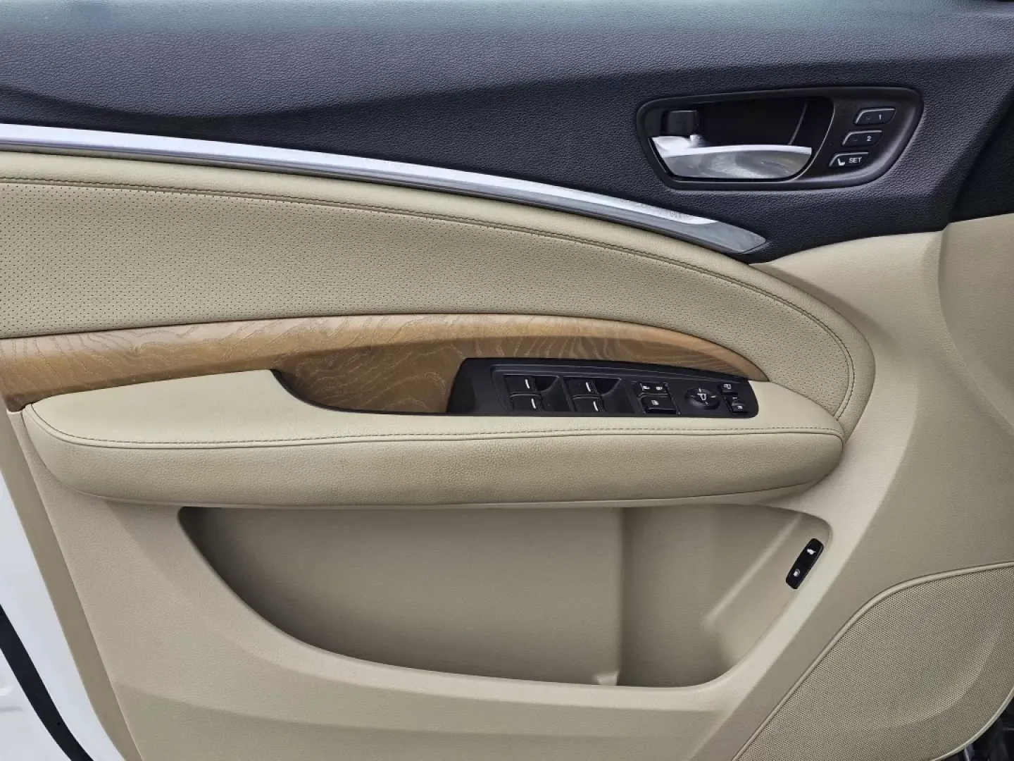 2019 Acura MDX w/Technology Pkg (5J8YD3H50KL) with an Other engine, located at 804 22nd Ave, Phenix City, AL, 36870, (334) 297-1860, 32.484749, -85.024475 - **Elevate Your Family Adventures with the 2019 Acura MDX at Gils Auto Phenix City, AL**<br /> <br /> If you're searching for the perfect SUV that effortlessly combines style, comfort, and versatility, look no further than this stunning 2019 Acura MDX with the Technology Package. Ideal for growing f - Photo#8