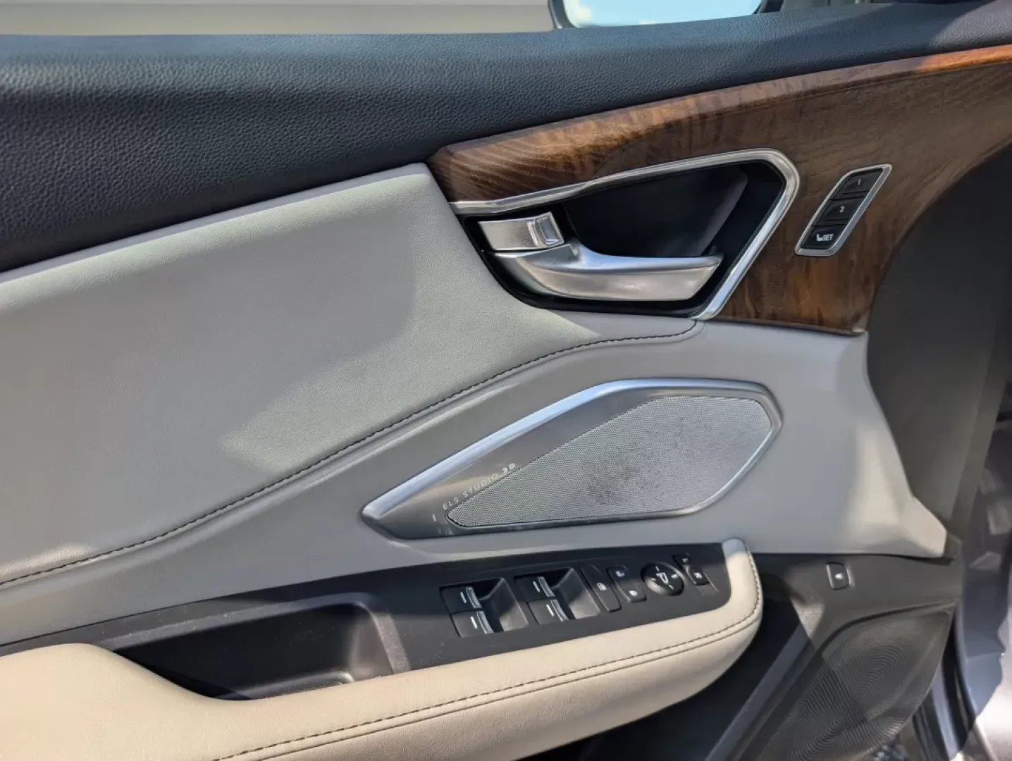 2019 Acura RDX w/Advance Pkg (5J8TC2H72KL) with an Other engine, located at 5115 14th Ave., Columbus, GA, 31904, (706) 323-0345, 32.511494, -84.971046 - Are you ready to elevate your driving experience? Imagine gliding through the scenic roads of Phenix City, AL, in a stylish 2019 Acura RDX with the Advance Package. This luxurious sport utility vehicle (SUV) is not just a mode of transportation; it's an invitation to indulge in life's adventures, wh - Photo#8