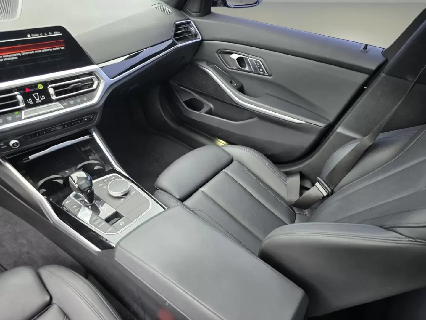 2019 BMW 3 Series 330i (WBA5R1C57KA) with an Other engine, located at 1430 Gateway Drive, Opelika, AL, 36801, (334) 239-0944, 32.637871, -85.409790 - 2019 BMW 3 Series 330i - Photo#17