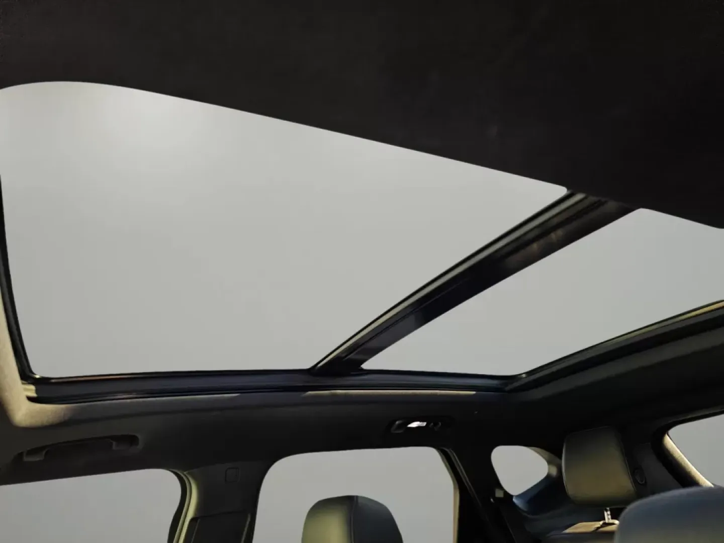 2019 /Jet Black Chevrolet Blazer RS (3GNKBERS8KS) with an Other engine, located at 1430 Gateway Drive, Opelika, AL, 36801, (334) 239-0944, 32.637871, -85.409790 - **Unleash Adventure with the 2019 Chevrolet Blazer RS: Your Perfect SUV for Every Journey!**<br /> <br /> Are you ready to elevate your driving experience? Whether you're navigating the city streets of Phenix City or embarking on a weekend getaway, the 2019 Chevrolet Blazer RS is the SUV that seamle - Photo#10