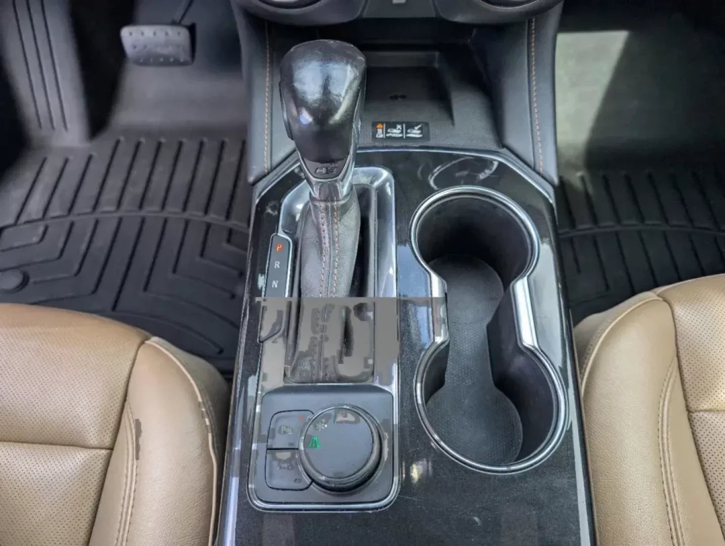 2019 /Jet Black/Maple Sugar Chevrolet Blazer Premier (3GNKBFRS2KS) with an Gas V6 3.6L/ engine, 9-Speed Automatic transmission, located at 1430 Gateway Drive, Opelika, AL, 36801, (334) 239-0944, 32.637871, -85.409790 - Are you dreaming of the perfect SUV for family outings or weekend adventures? Look no further! Gils Auto in Opelika, AL, is thrilled to present this stunning 2019 Chevrolet Blazer Premier, designed for those who appreciate style, comfort, and advanced safety features. With its impressive blend of pe - Photo#13