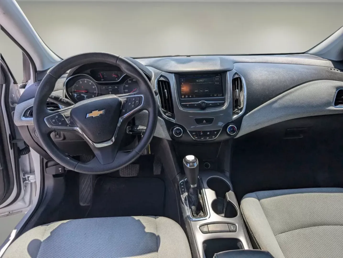 2019 /Jet Black/Galvanized Chevrolet Cruze LT (1G1BE5SM5K7) with an Other engine, located at 7000 Northlake Connector, Columbus, GA, 31904, (706) 987-8085, 32.524975, -84.978134 - **Experience the Open Road with the 2019 Chevrolet Cruze LT Perfect for Your Next Adventure!**<br /> <br /> Are you seeking an affordable, reliable vehicle that will accompany you through daily commutes, family outings, and spontaneous weekend getaways? Look no further than the 2019 Chevrolet Cruze - Photo#11