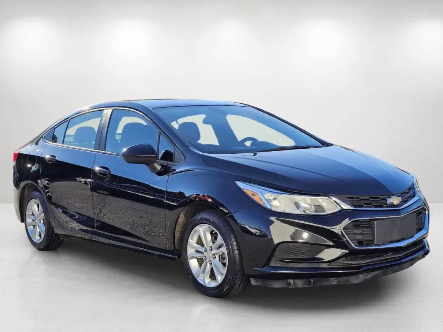 2019 /Jet Black Chevrolet Cruze LS (1G1BC5SM5K7) with an Other engine, located at 1430 Gateway Drive, Opelika, AL, 36801, (334) 239-0944, 32.637871, -85.409790 - **Discover Your Next Adventure with the 2019 Chevrolet Cruze at Gils Auto!** <br /> <br /> Are you in search of a reliable, stylish vehicle to elevate your daily commutes or weekend getaways? Look no further! The 2019 Chevrolet Cruze LS is the perfect sedan for budget-conscious buyers and growing fa - Photo#2