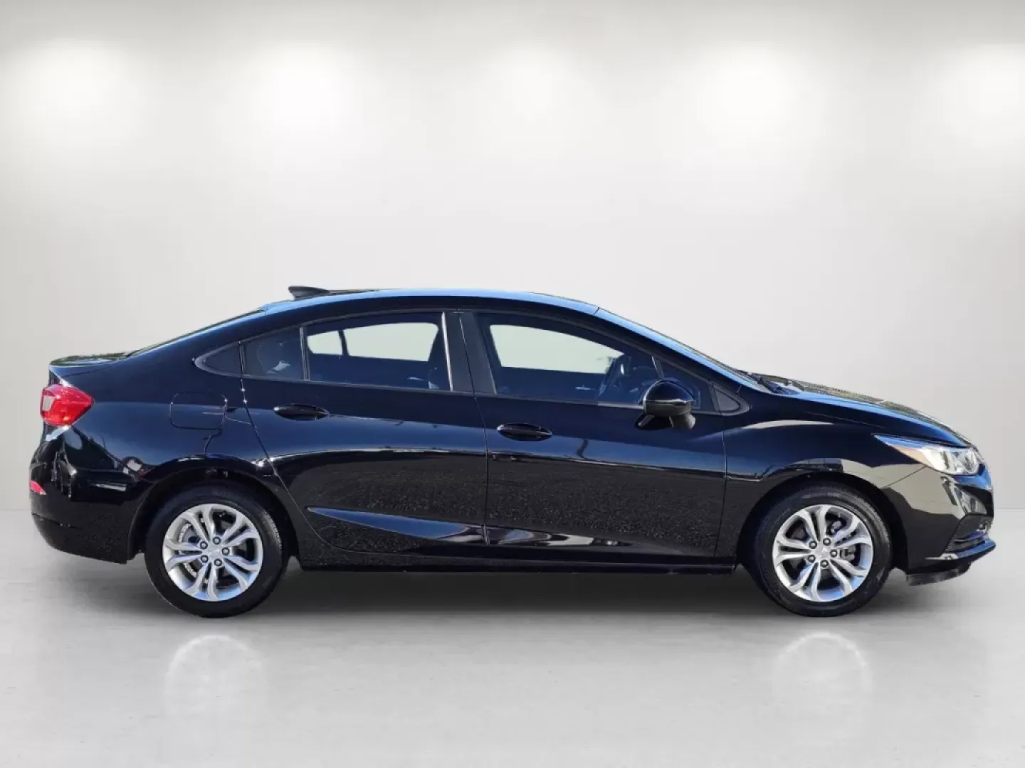 2019 /Jet Black Chevrolet Cruze LS (1G1BC5SM5K7) with an Other engine, located at 1430 Gateway Drive, Opelika, AL, 36801, (334) 239-0944, 32.637871, -85.409790 - **Discover Your Next Adventure with the 2019 Chevrolet Cruze at Gils Auto!** <br /> <br /> Are you in search of a reliable, stylish vehicle to elevate your daily commutes or weekend getaways? Look no further! The 2019 Chevrolet Cruze LS is the perfect sedan for budget-conscious buyers and growing fa - Photo#3
