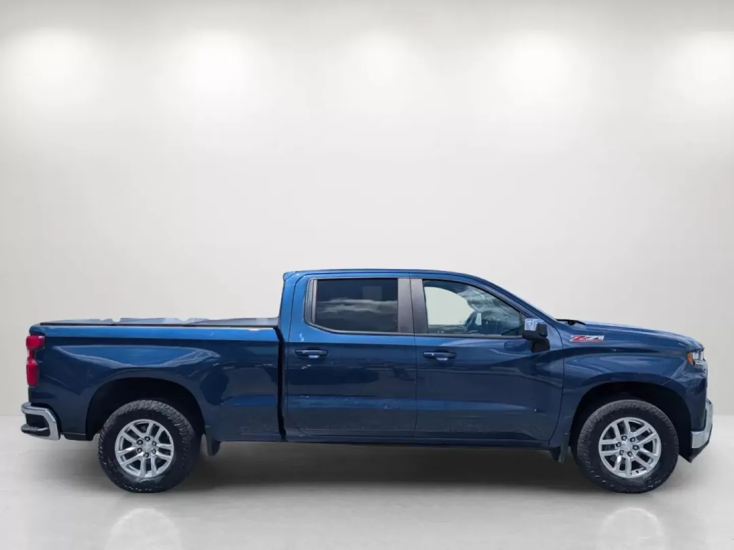 2019 /Jet Black Chevrolet Silverado 1500 LT (3GCUYDED8KG) with an Other engine, located at 521 Old Farm Lane Rd, Prattville, AL, 36066, (334) 325-1505, 32.482460, -86.416367 - Discover the thrill of adventure with this 2019 Chevrolet Silverado 1500 LT, a pickup truck designed for those who crave both ruggedness and comfort, perfect for weekend getaways or daily commuting in Phenix City, AL. Whether you're a growing family needing extra space or a weekend warrior ready for - Photo#2