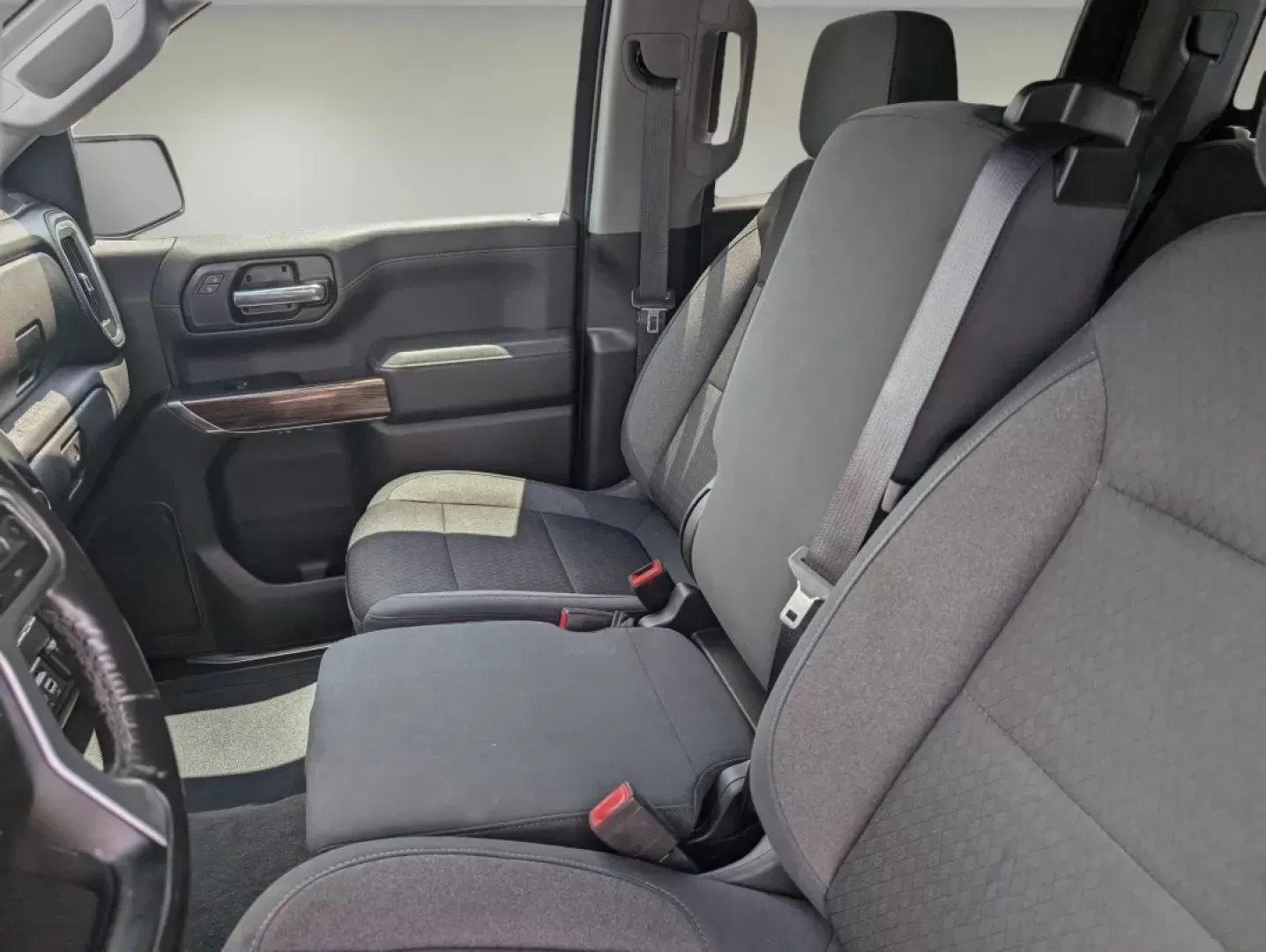 2019 /Jet Black Chevrolet Silverado 1500 LT (3GCUYDED8KG) with an Other engine, located at 521 Old Farm Lane Rd, Prattville, AL, 36066, (334) 325-1505, 32.482460, -86.416367 - Discover the thrill of adventure with this 2019 Chevrolet Silverado 1500 LT, a pickup truck designed for those who crave both ruggedness and comfort, perfect for weekend getaways or daily commuting in Phenix City, AL. Whether you're a growing family needing extra space or a weekend warrior ready for - Photo#9