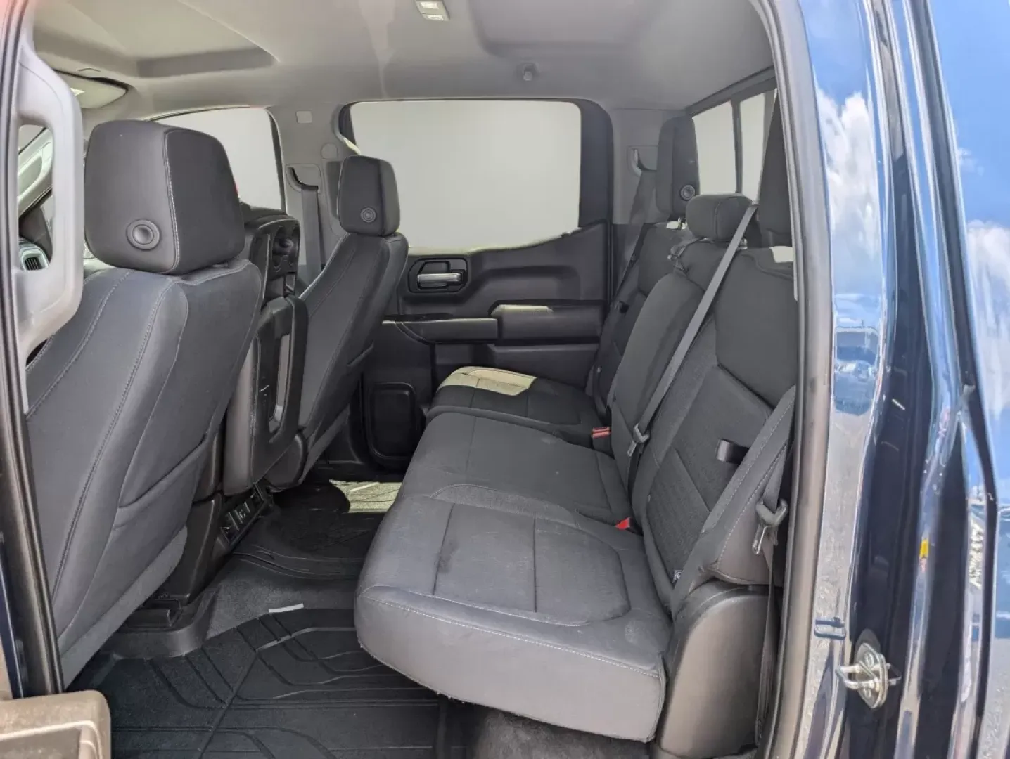 2019 /Jet Black Chevrolet Silverado 1500 LT (3GCUYDED8KG) with an Other engine, located at 521 Old Farm Lane Rd, Prattville, AL, 36066, (334) 325-1505, 32.482460, -86.416367 - Discover the thrill of adventure with this 2019 Chevrolet Silverado 1500 LT, a pickup truck designed for those who crave both ruggedness and comfort, perfect for weekend getaways or daily commuting in Phenix City, AL. Whether you're a growing family needing extra space or a weekend warrior ready for - Photo#10