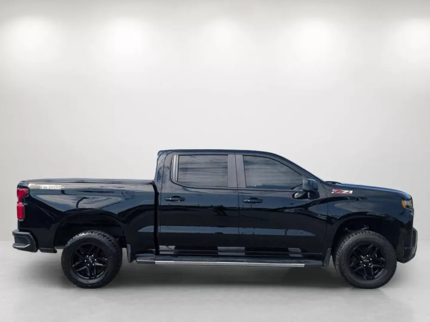 2019 /Jet Black Chevrolet Silverado 1500 LT Trail Boss (1GCPYFED5KZ) with an Other engine, located at 1430 Gateway Drive, Opelika, AL, 36801, (334) 239-0944, 32.637871, -85.409790 - **Adventure Awaits with the 2019 Chevrolet Silverado 1500 LT Trail Boss! Perfect for Weekend Warriors and Family Road Trips!**<br /> <br /> Looking for the ultimate pickup that combines rugged capability with modern comforts? Look no further than the 2019 Chevrolet Silverado 1500 LT Trail Boss, avai - Photo#3