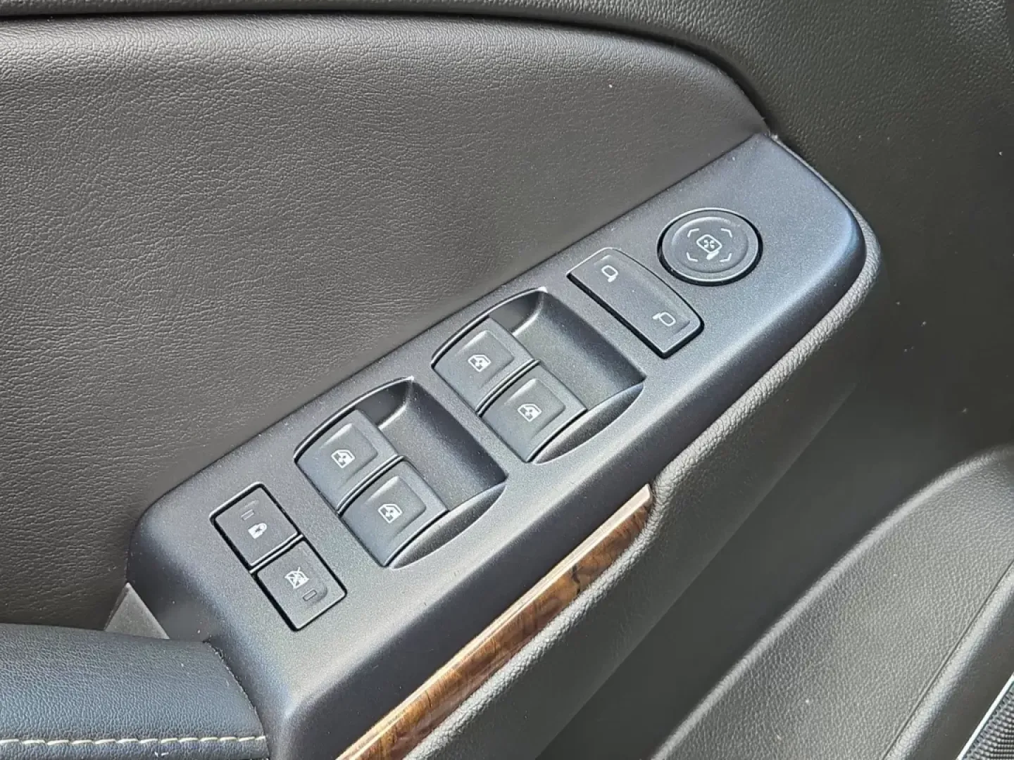 2019 /Jet Black Chevrolet Tahoe LS (1GNSCAKC7KR) with an Other engine, located at 521 Old Farm Lane Rd, Prattville, AL, 36066, (334) 325-1505, 32.482460, -86.416367 - **Discover the Perfect Family Adventure Vehicle: 2019 Chevrolet Tahoe LS at Gils Auto - Columbus #2!**<br /> <br /> Are you searching for a spacious, versatile SUV that can handle everything from school runs to weekend getaways? Look no further than the 2019 Chevrolet Tahoe LS, available now at Gils - Photo#9