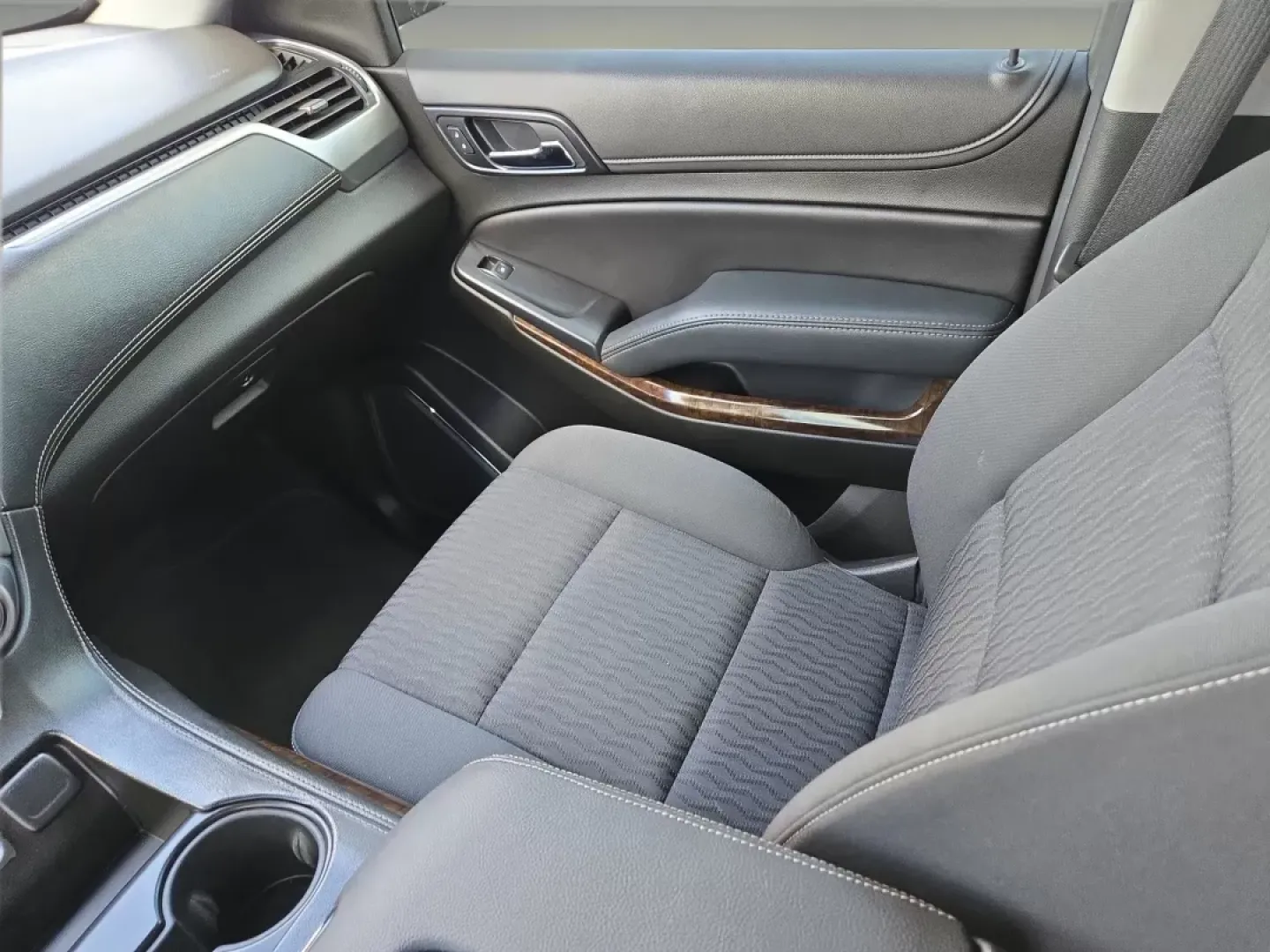 2019 /Jet Black Chevrolet Tahoe LS (1GNSCAKC7KR) with an Other engine, located at 521 Old Farm Lane Rd, Prattville, AL, 36066, (334) 325-1505, 32.482460, -86.416367 - **Discover the Perfect Family Adventure Vehicle: 2019 Chevrolet Tahoe LS at Gils Auto - Columbus #2!**<br /> <br /> Are you searching for a spacious, versatile SUV that can handle everything from school runs to weekend getaways? Look no further than the 2019 Chevrolet Tahoe LS, available now at Gils - Photo#14