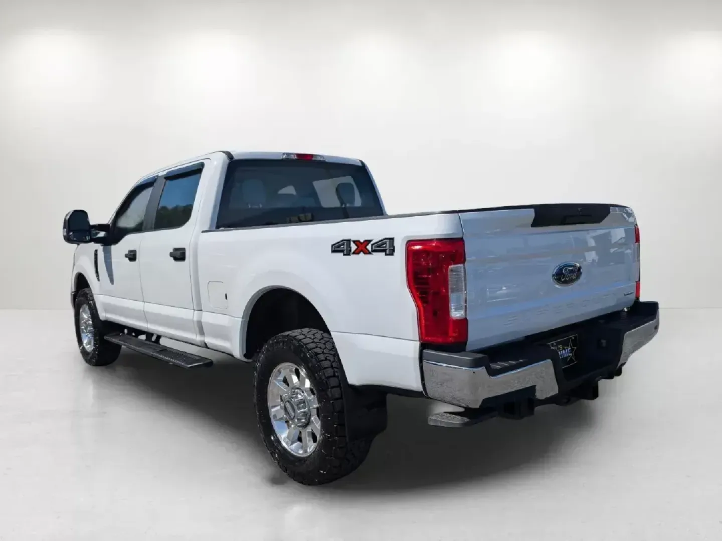 2019 Ford Super Duty F-250 SRW XL (1FT7W2B62KE) with an Other engine, located at 7000 Northlake Connector, Columbus, GA, 31904, (706) 987-8085, 32.524975, -84.978134 - **Unlock Adventure with the 2019 Ford Super Duty F-250 SRW at Gils Auto - Columbus #2!**<br /> <br /> Are you ready to take your family adventures, work projects, or weekend getaways to the next level? The 2019 Ford Super Duty F-250 SRW is the perfect companion for those who demand strength, reliabi - Photo#6