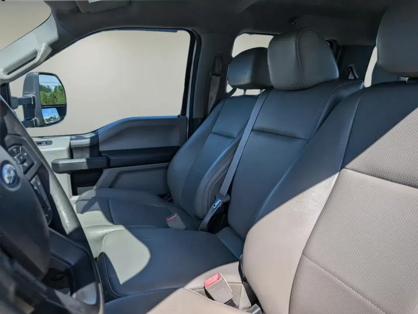2019 Ford Super Duty F-250 SRW XL (1FT7W2B62KE) with an Other engine, located at 7000 Northlake Connector, Columbus, GA, 31904, (706) 987-8085, 32.524975, -84.978134 - **Unlock Adventure with the 2019 Ford Super Duty F-250 SRW at Gils Auto - Columbus #2!**<br /> <br /> Are you ready to take your family adventures, work projects, or weekend getaways to the next level? The 2019 Ford Super Duty F-250 SRW is the perfect companion for those who demand strength, reliabi - Photo#10