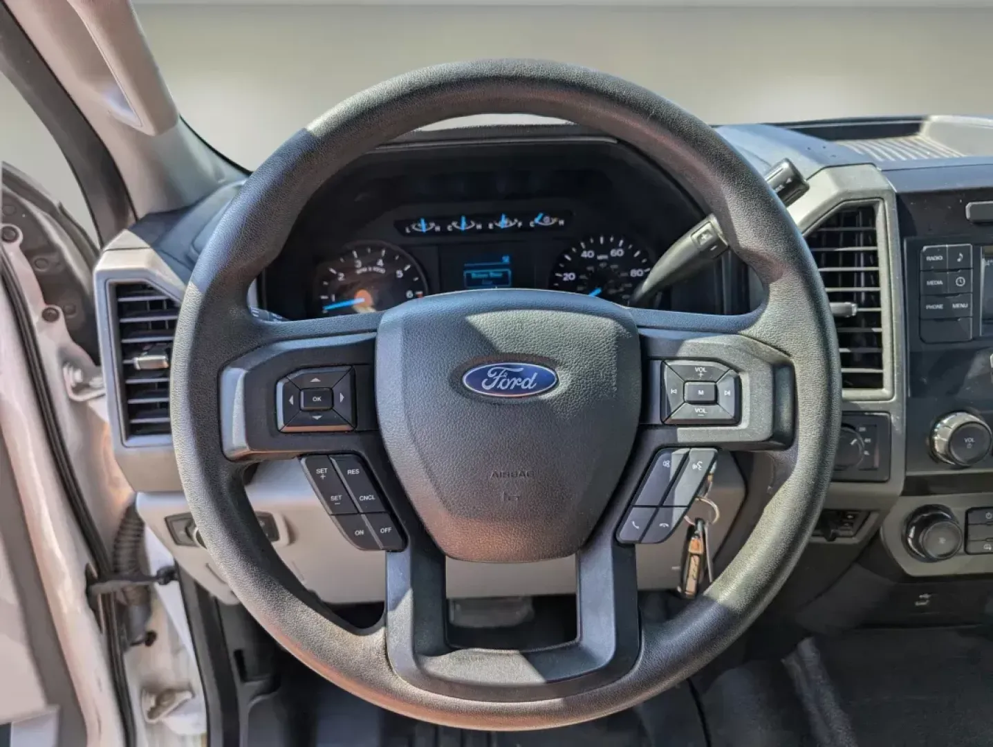 2019 Ford Super Duty F-250 SRW XL (1FT7W2B62KE) with an Other engine, located at 7000 Northlake Connector, Columbus, GA, 31904, (706) 987-8085, 32.524975, -84.978134 - **Unlock Adventure with the 2019 Ford Super Duty F-250 SRW at Gils Auto - Columbus #2!**<br /> <br /> Are you ready to take your family adventures, work projects, or weekend getaways to the next level? The 2019 Ford Super Duty F-250 SRW is the perfect companion for those who demand strength, reliabi - Photo#17