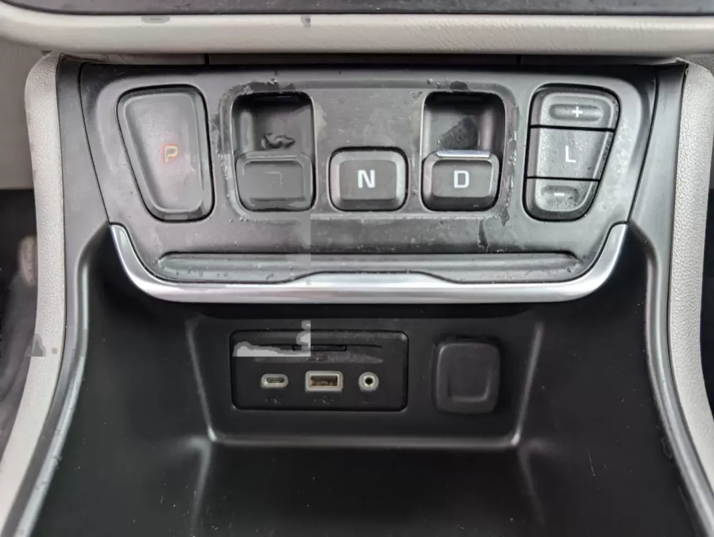 2019 /Medium Ash Gray/Jet Black GMC Terrain SLT (3GKALPEV9KL) with an Other engine, located at 5115 14th Ave., Columbus, GA, 31904, (706) 323-0345, 32.511494, -84.971046 - **Discover Your Perfect Adventure Companion: 2019 GMC Terrain SLT at Gils Auto - Columbus #2**<br /> <br /> Are you ready to elevate your family adventures, weekend getaways, or daily commutes? The 2019 GMC Terrain SLT is the ultimate sport utility vehicle (SUV) that seamlessly blends style, comfort - Photo#13
