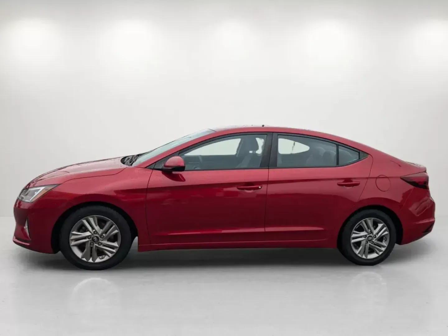 2019 /Gray Hyundai Elantra SEL (5NPD84LF3KH) with an Other engine, located at 5115 14th Ave., Columbus, GA, 31904, (706) 323-0345, 32.511494, -84.971046 - **Discover Your Next Adventure with the 2019 Hyundai Elantra SEL at Gils Auto - Columbus #2!**<br /> <br /> Are you searching for a reliable and stylish sedan perfect for everyday commutes, weekend getaways, or family outings? Look no further than the stunning **2019 Hyundai Elantra SEL** available - Photo#8