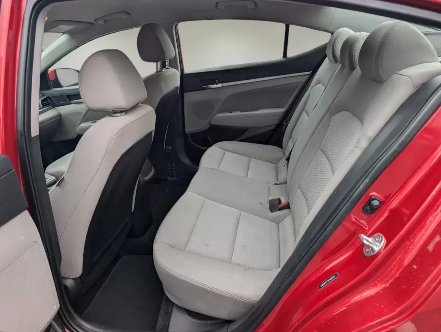 2019 /Gray Hyundai Elantra SEL (5NPD84LF3KH) with an Other engine, located at 5115 14th Ave., Columbus, GA, 31904, (706) 323-0345, 32.511494, -84.971046 - **Discover Your Next Adventure with the 2019 Hyundai Elantra SEL at Gils Auto - Columbus #2!**<br /> <br /> Are you searching for a reliable and stylish sedan perfect for everyday commutes, weekend getaways, or family outings? Look no further than the stunning **2019 Hyundai Elantra SEL** available - Photo#11