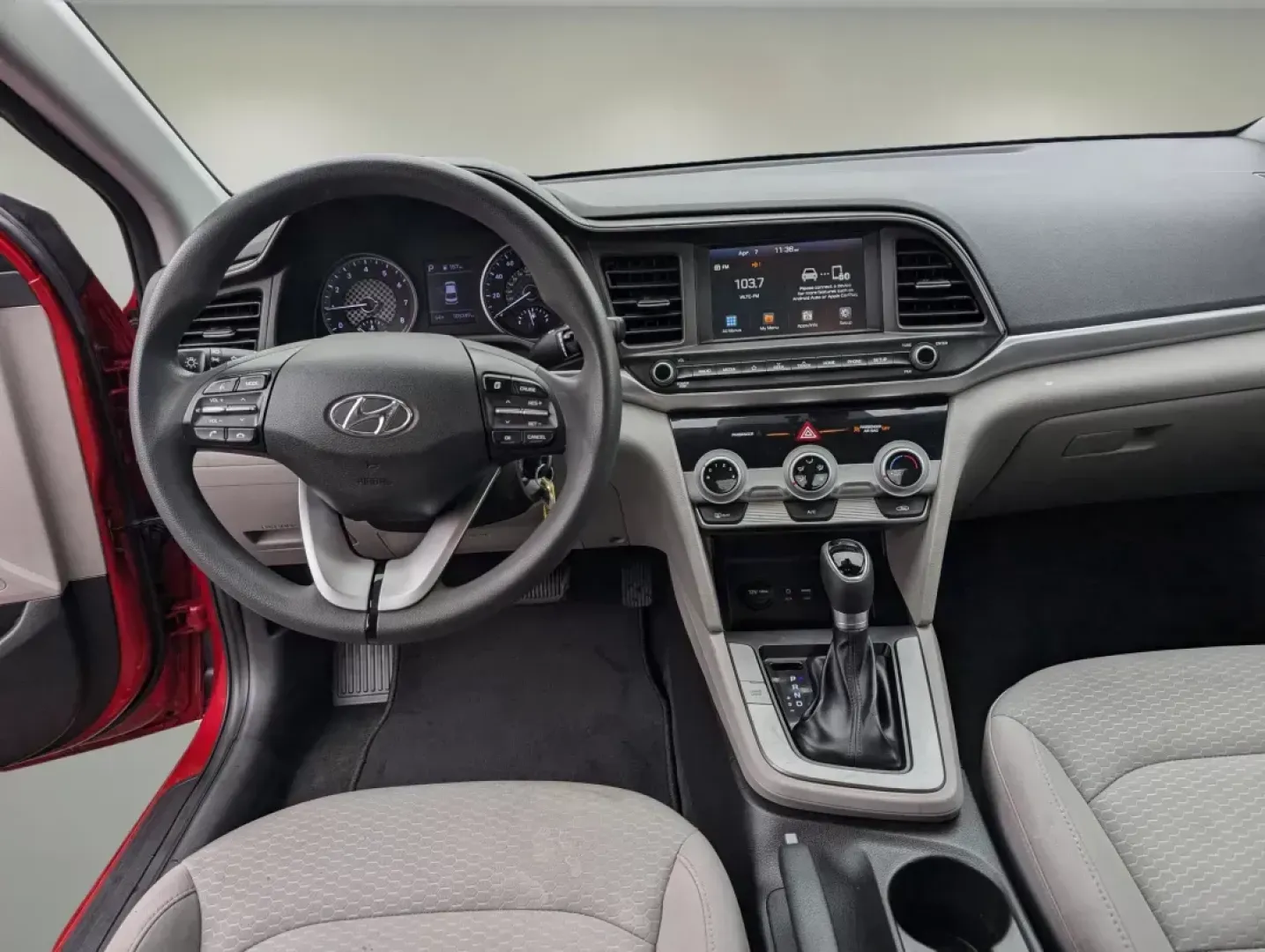 2019 /Gray Hyundai Elantra SEL (5NPD84LF3KH) with an Other engine, located at 5115 14th Ave., Columbus, GA, 31904, (706) 323-0345, 32.511494, -84.971046 - **Discover Your Next Adventure with the 2019 Hyundai Elantra SEL at Gils Auto - Columbus #2!**<br /> <br /> Are you searching for a reliable and stylish sedan perfect for everyday commutes, weekend getaways, or family outings? Look no further than the stunning **2019 Hyundai Elantra SEL** available - Photo#12