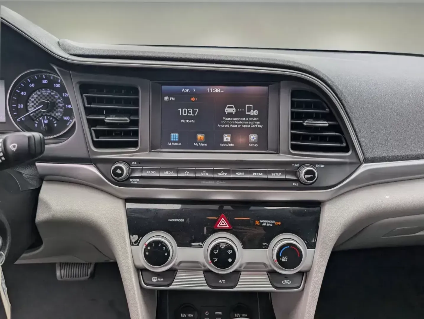 2019 /Gray Hyundai Elantra SEL (5NPD84LF3KH) with an Other engine, located at 5115 14th Ave., Columbus, GA, 31904, (706) 323-0345, 32.511494, -84.971046 - **Discover Your Next Adventure with the 2019 Hyundai Elantra SEL at Gils Auto - Columbus #2!**<br /> <br /> Are you searching for a reliable and stylish sedan perfect for everyday commutes, weekend getaways, or family outings? Look no further than the stunning **2019 Hyundai Elantra SEL** available - Photo#15