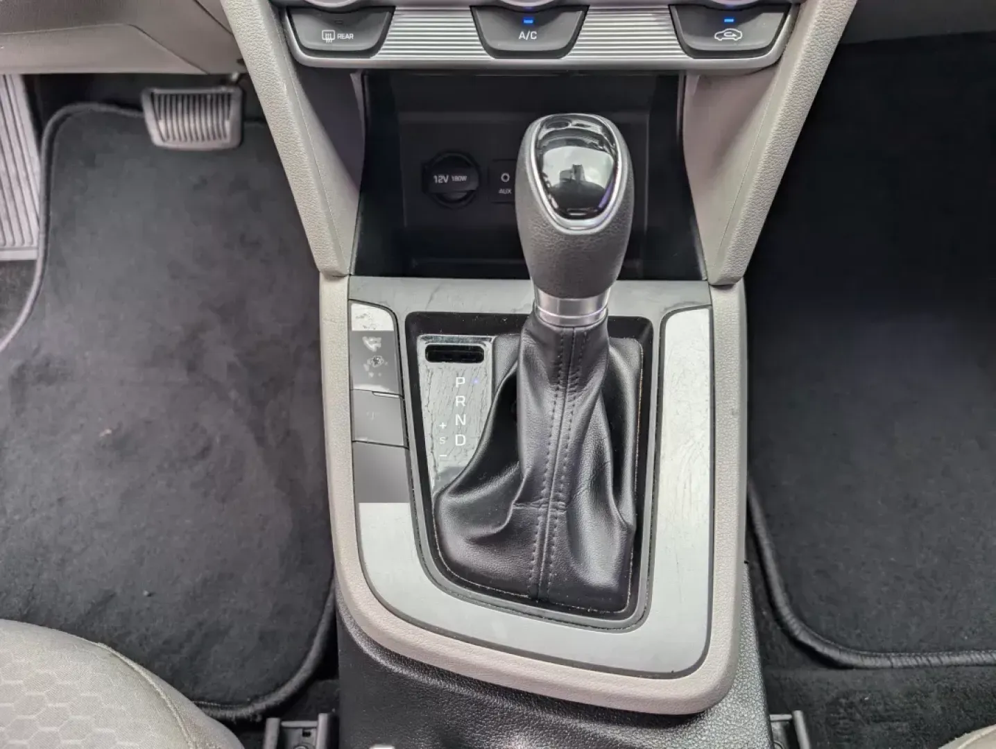2019 /Gray Hyundai Elantra SEL (5NPD84LF6KH) with an Regular Unleaded I-4 2.0 L/122 engine, 6-Speed Automatic w/OD transmission, located at 1430 Gateway Drive, Opelika, AL, 36801, (334) 239-0944, 32.637871, -85.409790 - **Explore the Open Road with the 2019 Hyundai Elantra SEL at Gils Auto - Opelika!**<br /> <br /> Are you ready for your next adventure? Whether you're commuting to work, running errands around Opelika, or planning a spontaneous weekend getaway, the 2019 Hyundai Elantra SEL is the perfect companion. - Photo#13