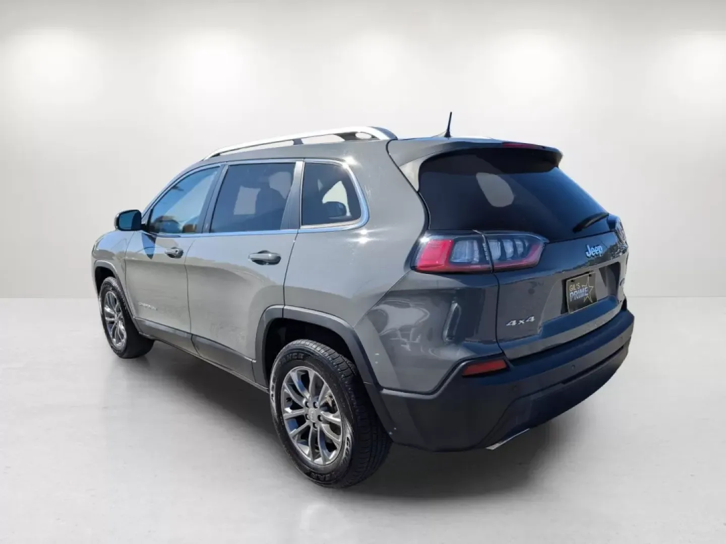 2019 /Black Jeep Cherokee Latitude Plus (1C4PJMLX5KD) with an Other engine, located at 3959 U.S. 80 W, Phenix City, AL, 36870, (334) 297-4885, 32.469296, -85.135185 - Discover the perfect blend of style, functionality, and performance that the 2019 Jeep Cherokee Latitude Plus brings to your life! Whether you're seeking reliable transportation for your growing family or planning thrilling weekend adventures, this versatile crossover is designed to meet all your ne - Photo#7