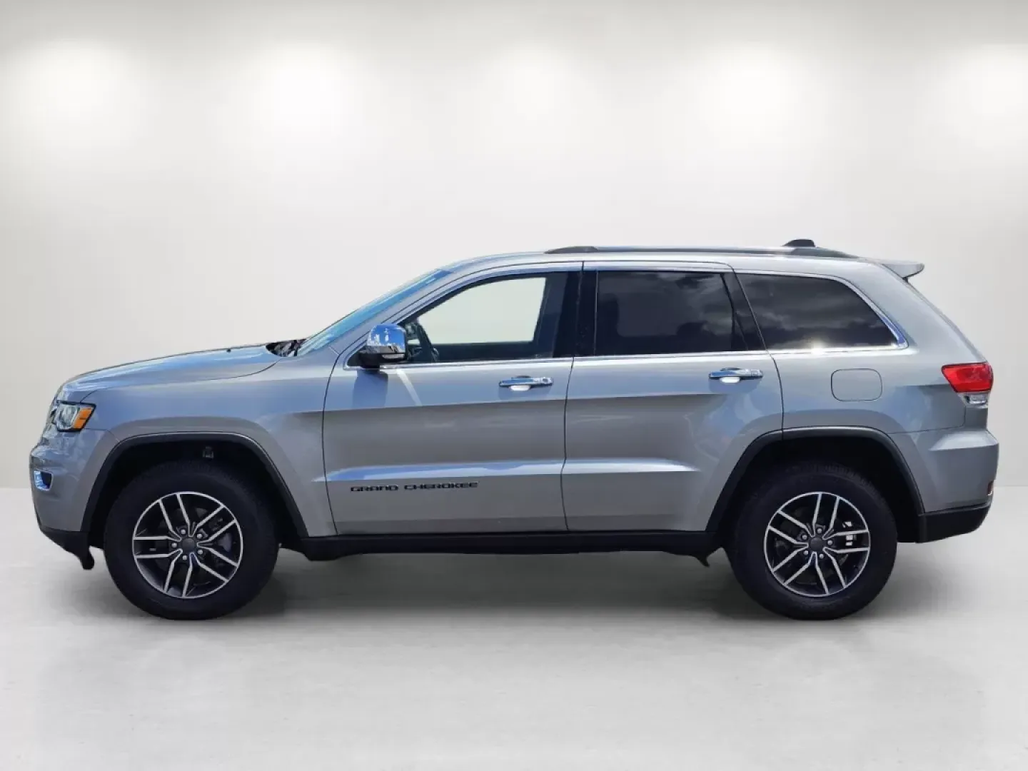 2019 /Black Jeep Grand Cherokee Limited (1C4RJEBG1KC) with an Other engine, located at 1430 Gateway Drive, Opelika, AL, 36801, (334) 239-0944, 32.637871, -85.409790 - Experience the ultimate blend of style, capability, and comfort with the stunning 2019 Jeep Grand Cherokee Limited at Gils Auto - Prattville. Whether you're navigating the busy streets of Prattville, AL, or embarking on a weekend adventure with family and friends, this SUV is designed to elevate you - Photo#1