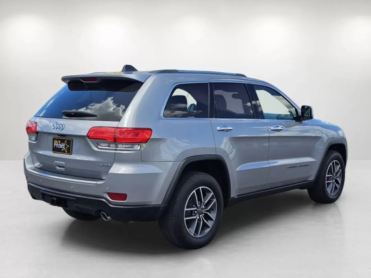 2019 /Black Jeep Grand Cherokee Limited (1C4RJEBG1KC) with an Other engine, located at 1430 Gateway Drive, Opelika, AL, 36801, (334) 239-0944, 32.637871, -85.409790 - Experience the ultimate blend of style, capability, and comfort with the stunning 2019 Jeep Grand Cherokee Limited at Gils Auto - Prattville. Whether you're navigating the busy streets of Prattville, AL, or embarking on a weekend adventure with family and friends, this SUV is designed to elevate you - Photo#4