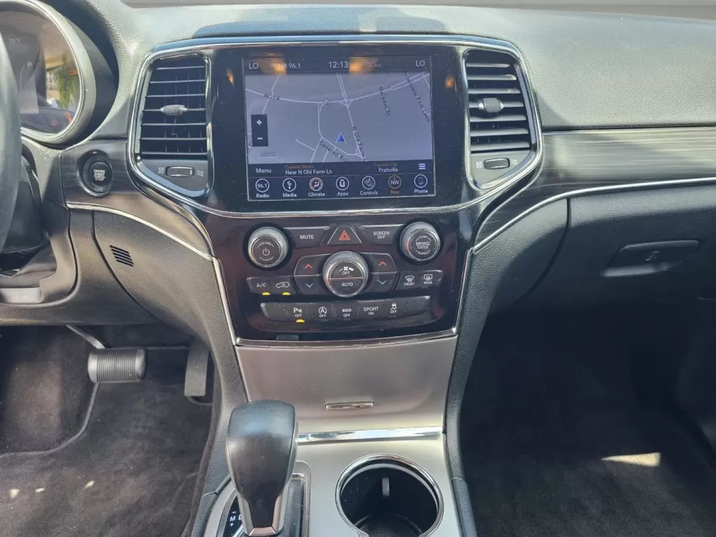 2019 /Black Jeep Grand Cherokee Limited (1C4RJEBG1KC) with an Other engine, located at 1430 Gateway Drive, Opelika, AL, 36801, (334) 239-0944, 32.637871, -85.409790 - Experience the ultimate blend of style, capability, and comfort with the stunning 2019 Jeep Grand Cherokee Limited at Gils Auto - Prattville. Whether you're navigating the busy streets of Prattville, AL, or embarking on a weekend adventure with family and friends, this SUV is designed to elevate you - Photo#11