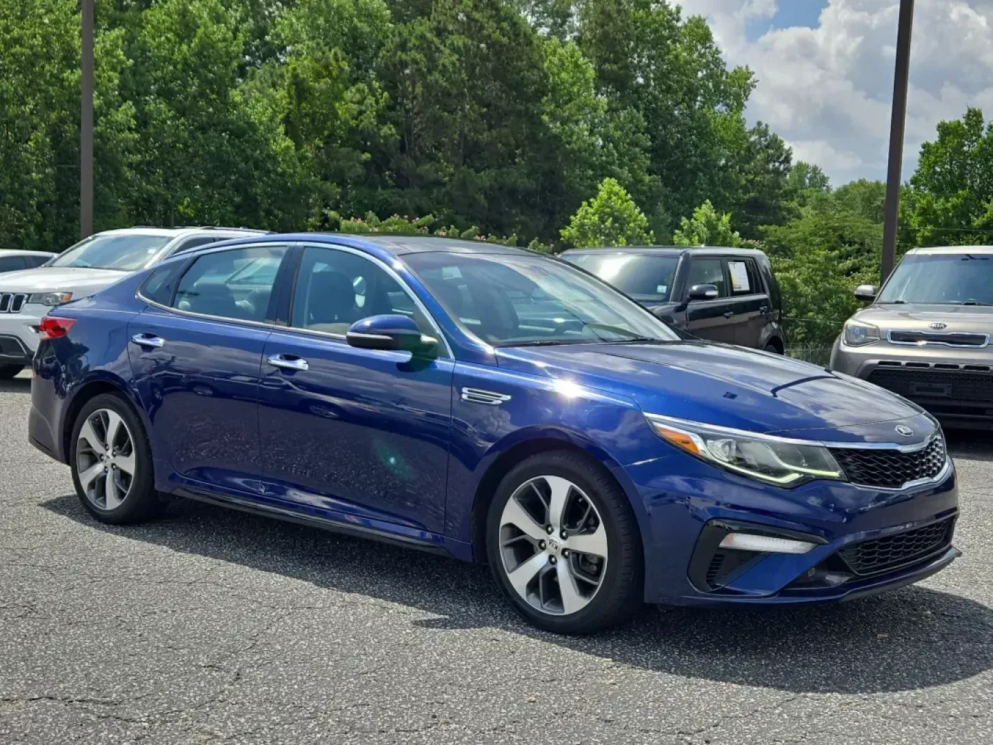 2019 /Black Kia Optima S (5XXGT4L33KG) with an Other engine, located at 5115 14th Ave., Columbus, GA, 31904, (706) 323-0345, 32.511494, -84.971046 - **Discover Your Next Adventure with the 2019 Kia Optima at Gils Auto - Columbus!**<br /> <br /> Are you ready to elevate your daily commute or family road trips? The 2019 Kia Optima is the perfect blend of style, comfort, and functionality, making it an ideal choice for growing families, busy profes - Photo#2