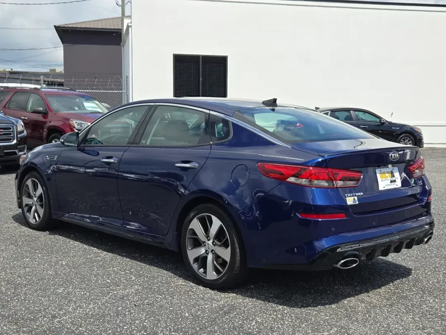 2019 /Black Kia Optima S (5XXGT4L33KG) with an Other engine, located at 5115 14th Ave., Columbus, GA, 31904, (706) 323-0345, 32.511494, -84.971046 - **Discover Your Next Adventure with the 2019 Kia Optima at Gils Auto - Columbus!**<br /> <br /> Are you ready to elevate your daily commute or family road trips? The 2019 Kia Optima is the perfect blend of style, comfort, and functionality, making it an ideal choice for growing families, busy profes - Photo#6