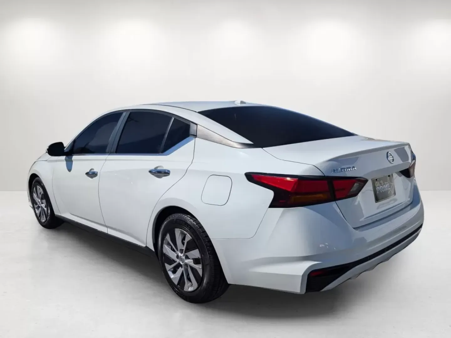 2019 /Charcoal Nissan Altima 2.5 S (1N4BL4BV3KC) with an Other engine, located at 1430 Gateway Drive, Opelika, AL, 36801, (334) 239-0944, 32.637871, -85.409790 - Looking for a reliable vehicle that fits your active lifestyle? Look no further than this stunning 2019 Nissan Altima 2.5 S, available now at Gils Auto in Opelika, AL. Perfect for daily commuters, growing families, or anyone seeking a dependable sedan, this vehicle seamlessly blends comfort, technol - Photo#6